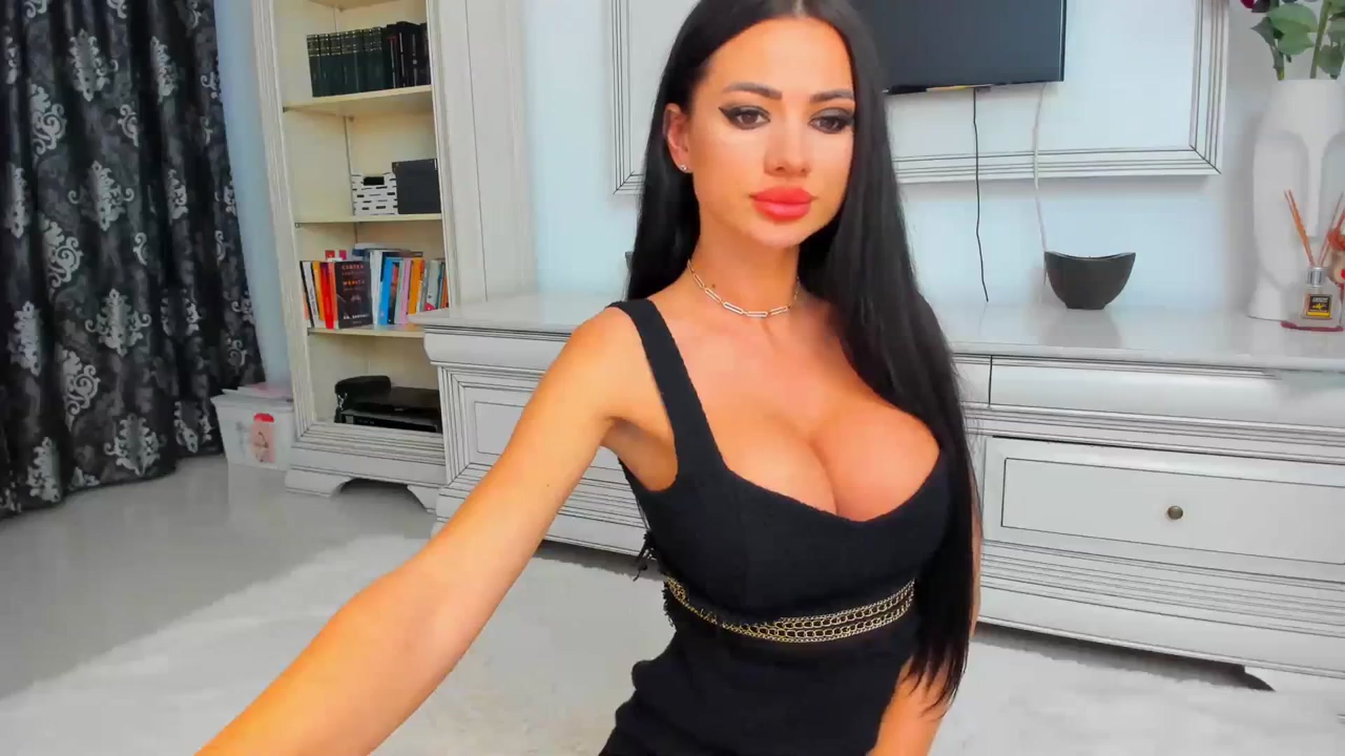 Gallery image thumbnail from Emmazing_'s myfreecams stream on, 11/03/2023, 14:50 image 9 of 20