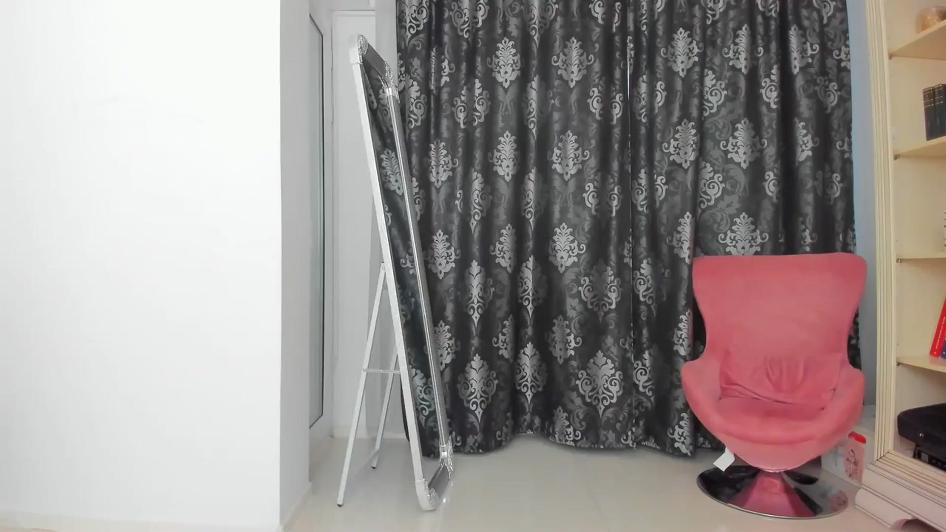 Gallery image thumbnail from Emmazing_'s myfreecams stream on, 03/01/2024, 16:27 image 13 of 20