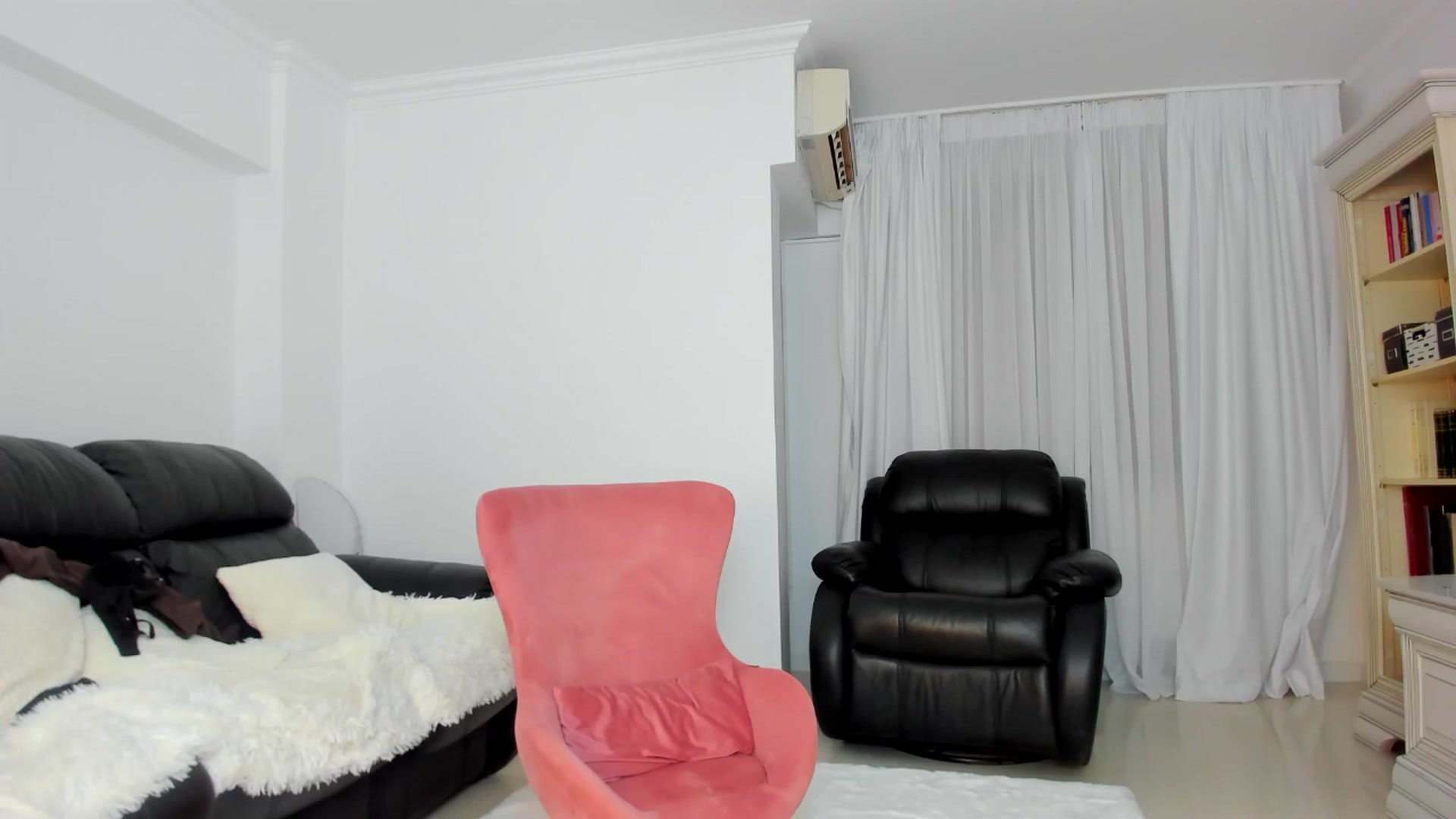 Gallery image thumbnail from Emmazing_'s myfreecams stream on, 09/12/2025, 21:28 image 10 of 20