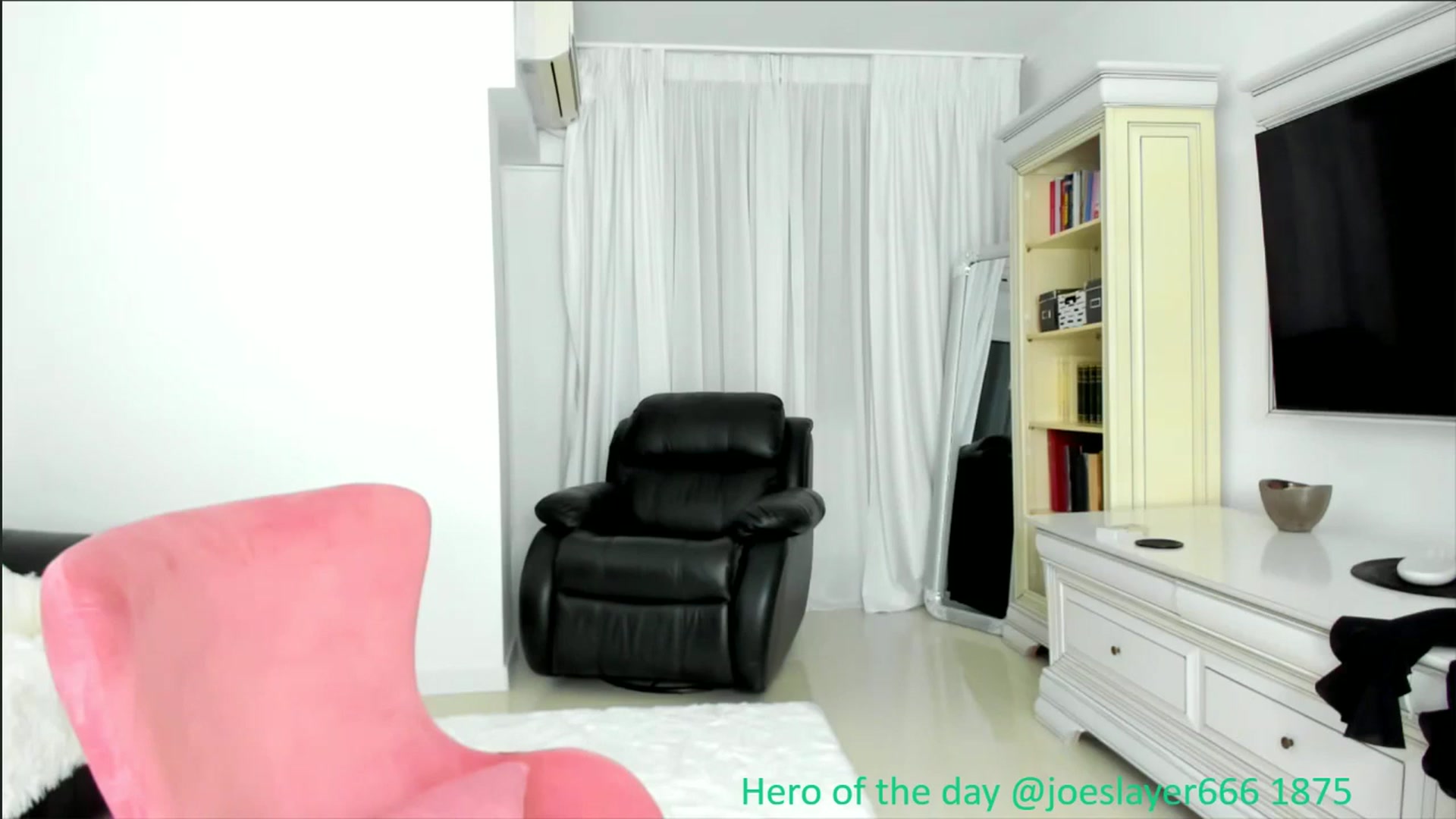 Gallery image thumbnail from Emmazing_'s myfreecams stream on, 10/03/2025, 21:27 image 5 of 20