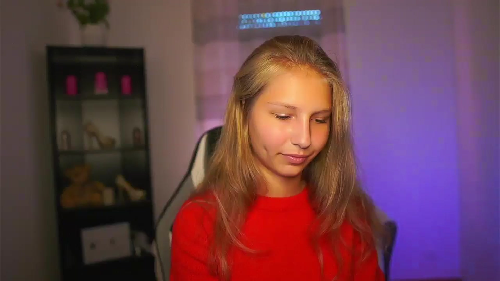 Gallery image thumbnail from Emmie_murray's myfreecams stream on, 09/27/2025, 15:50 image 6 of 20