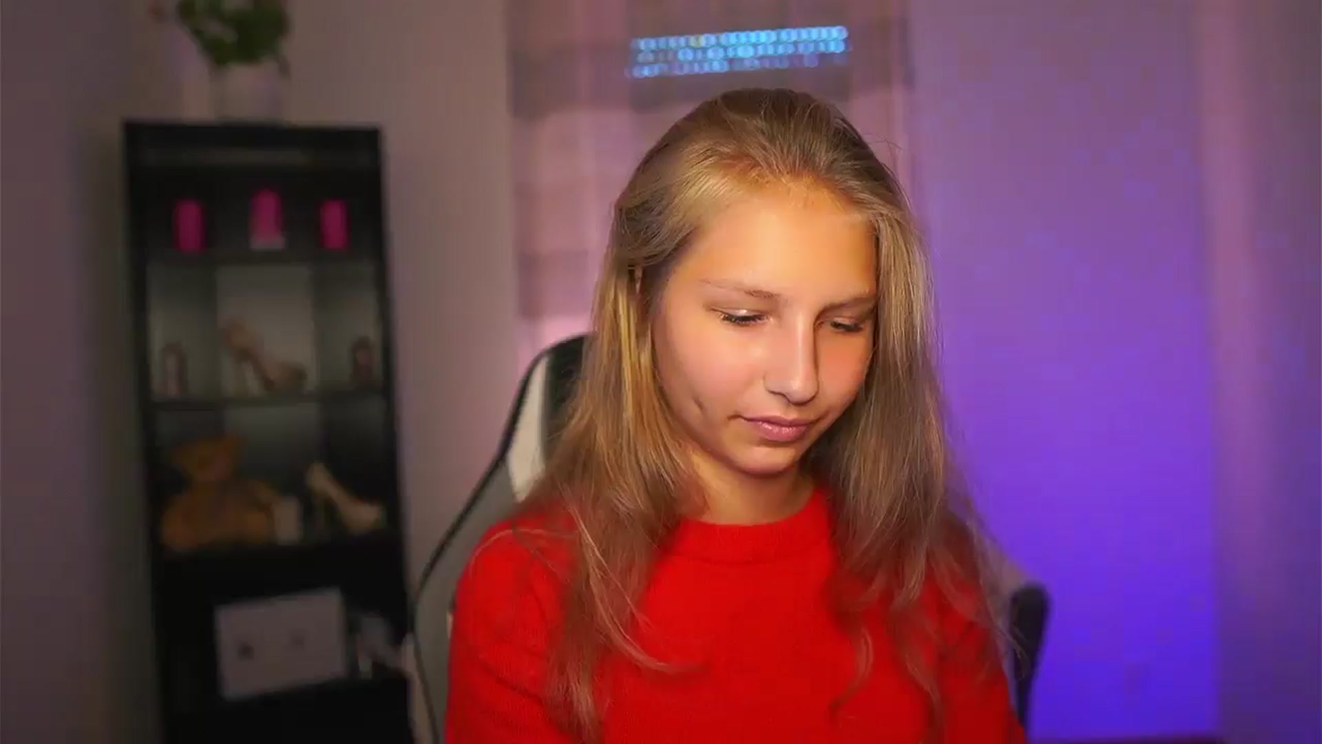 Gallery image thumbnail from Emmie_murray's myfreecams stream on, 09/27/2025, 15:50 image 5 of 20