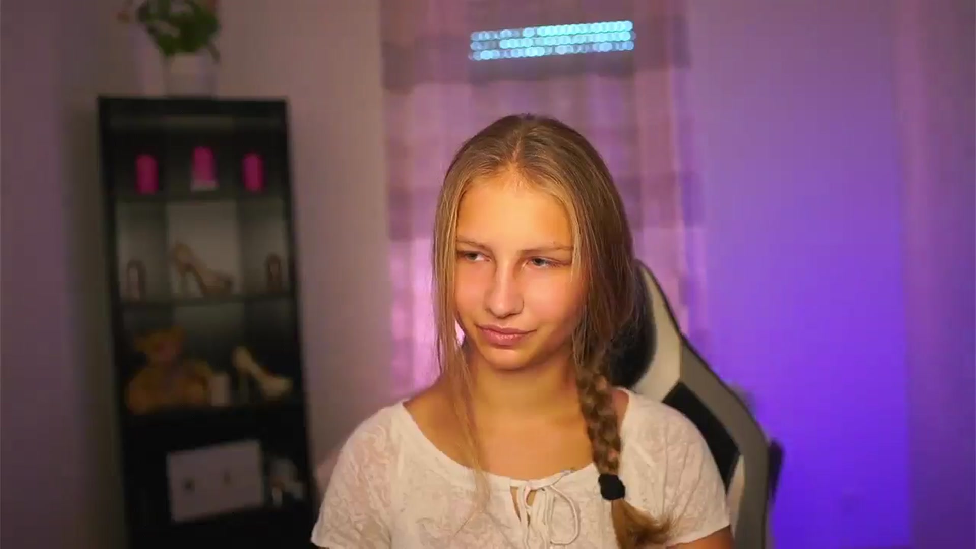 Gallery image thumbnail from Emmie_murray's myfreecams stream on, 09/28/2025, 13:37 image 20 of 20