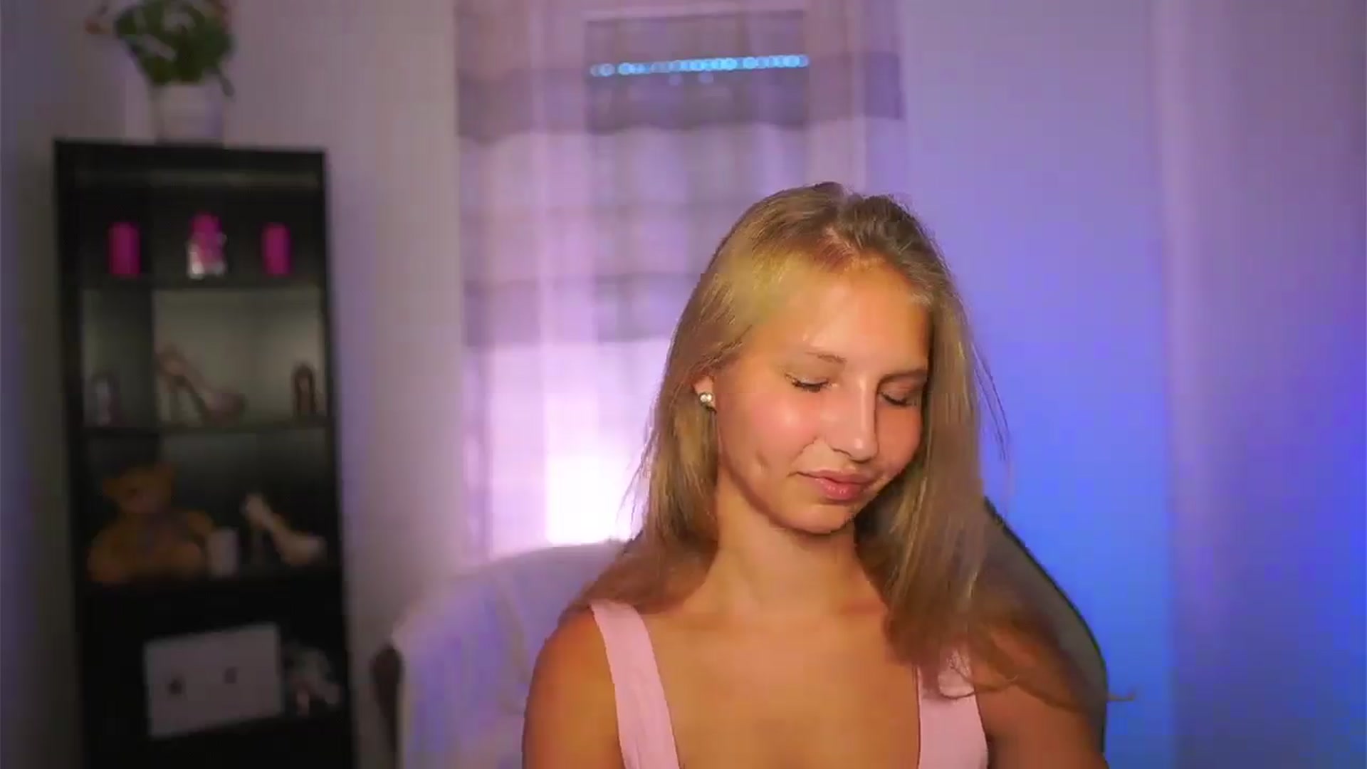 Gallery image thumbnail from Emmie_murray's myfreecams stream on, 10/01/2025, 14:57 image 20 of 20
