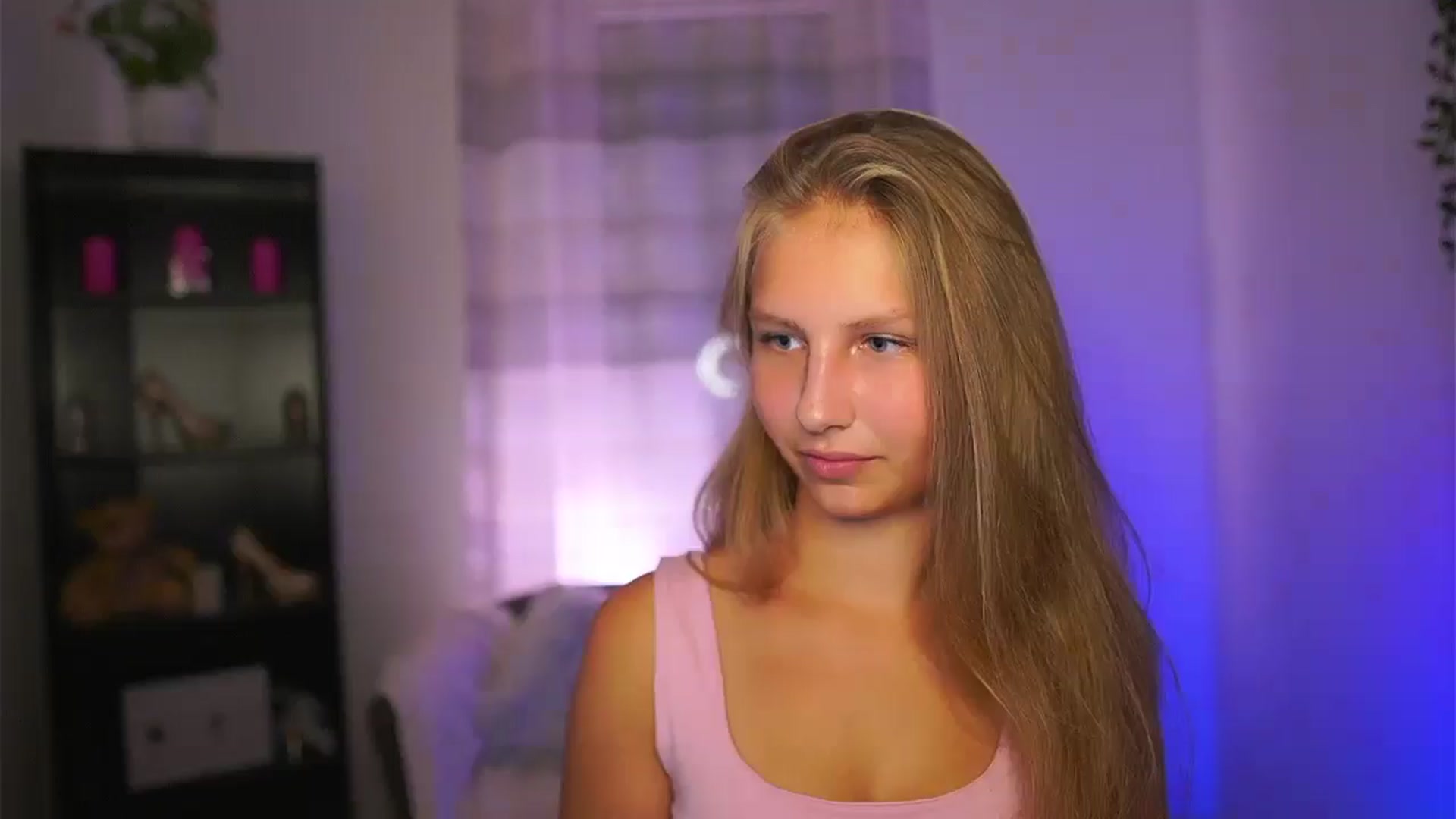 Gallery image thumbnail from Emmie_murray's myfreecams stream on, 10/01/2025, 18:02 image 2 of 20