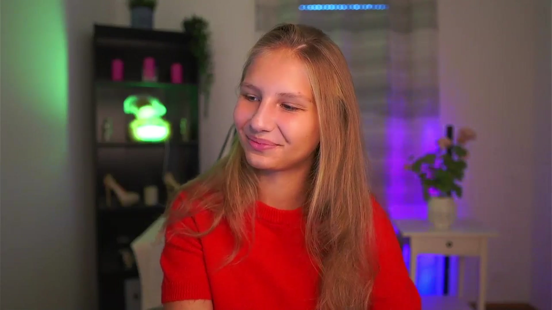 Gallery image thumbnail from Emmie_murray's myfreecams stream on, 10/02/2025, 14:33 image 12 of 20