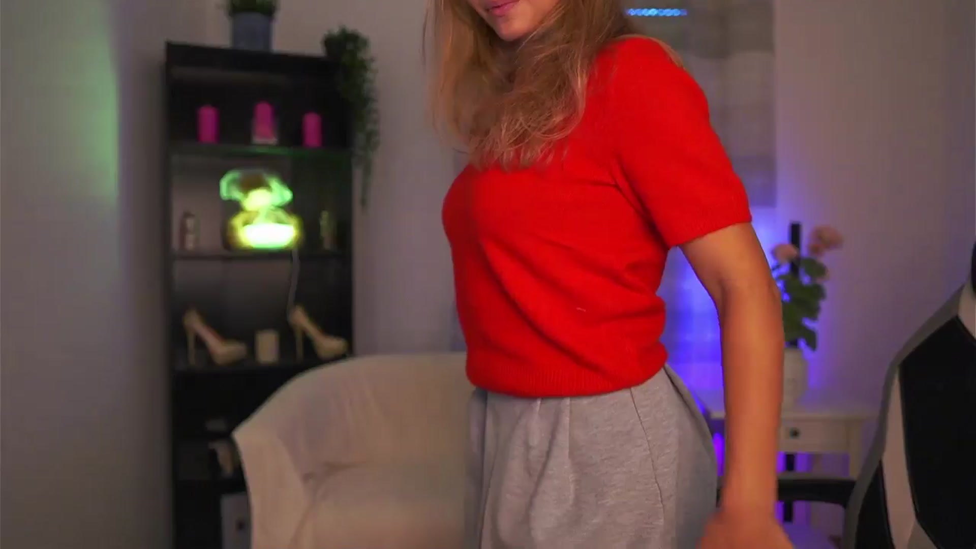Gallery image thumbnail from Emmie_murray's myfreecams stream on, 10/02/2025, 14:33 image 13 of 20