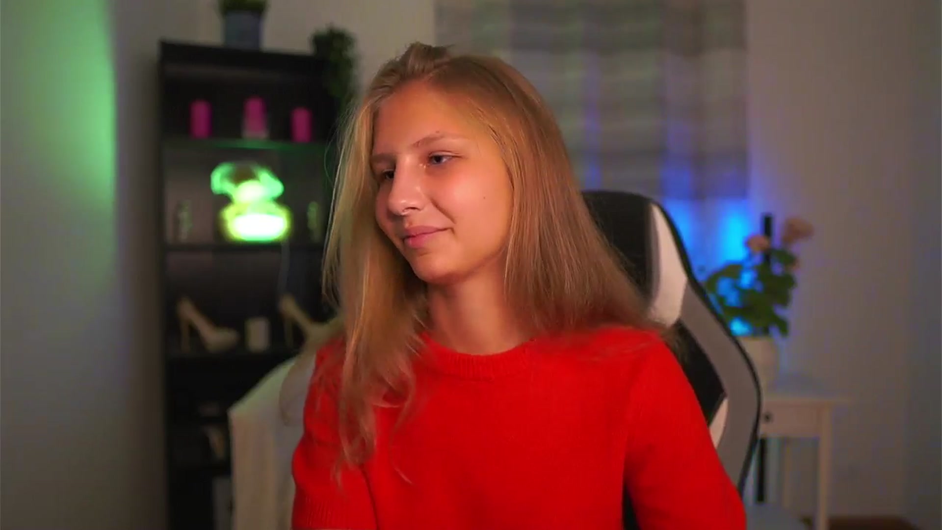 Gallery image thumbnail from Emmie_murray's myfreecams stream on, 10/02/2025, 17:43 image 7 of 20