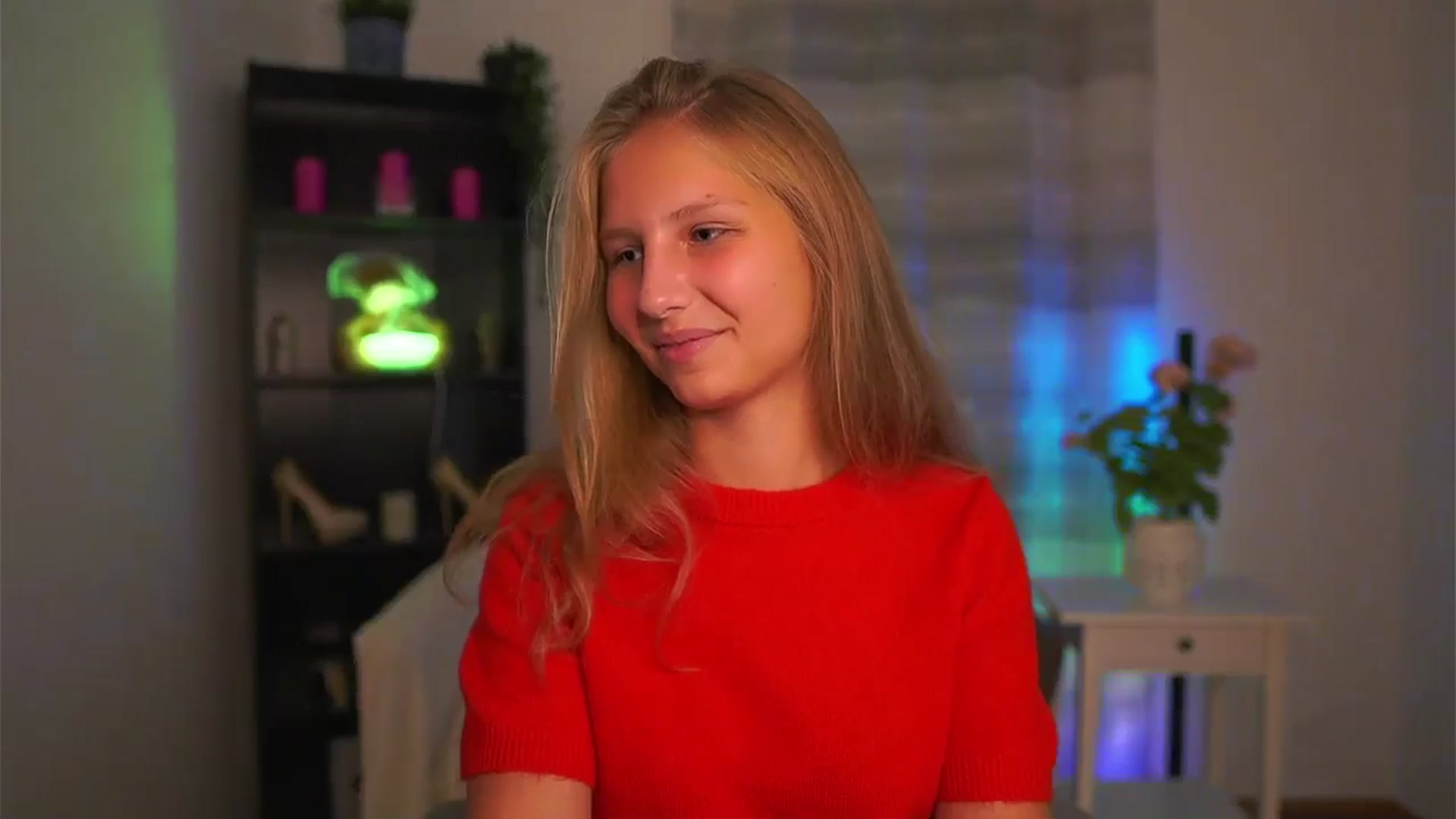 Gallery image thumbnail from Emmie_murray's myfreecams stream on, 10/02/2025, 17:43 image 6 of 20