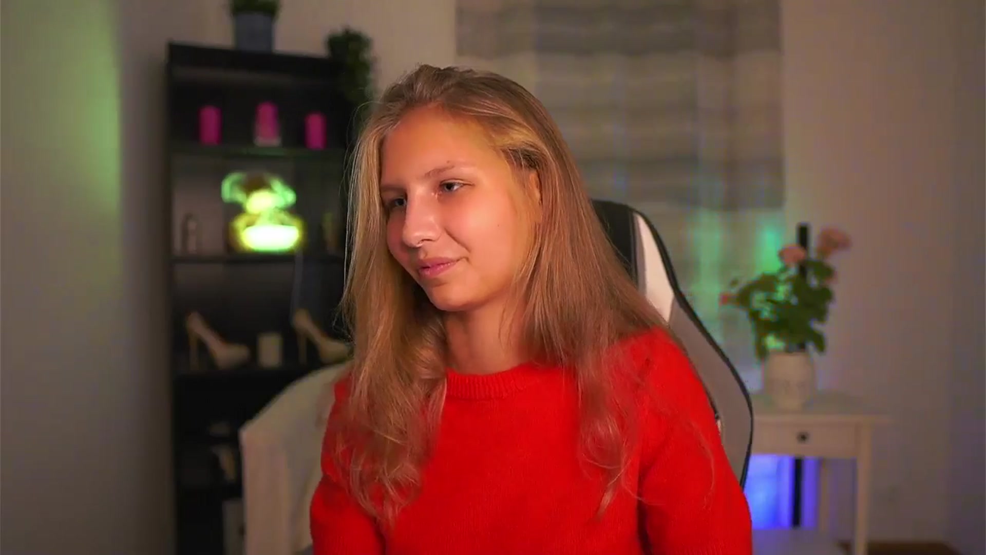Gallery image thumbnail from Emmie_murray's myfreecams stream on, 10/02/2025, 17:43 image 3 of 20