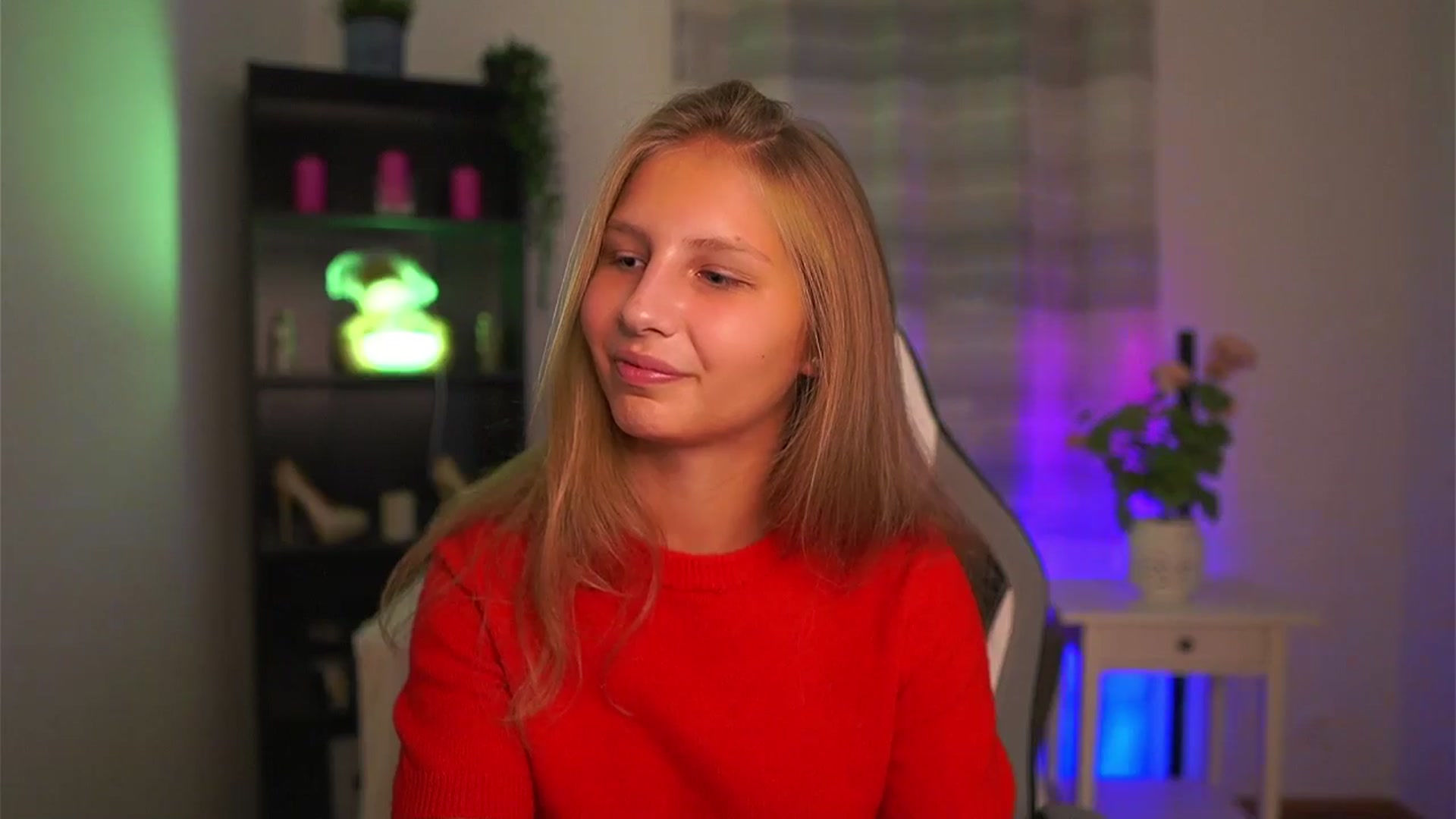 Gallery image thumbnail from Emmie_murray's myfreecams stream on, 10/02/2025, 17:43 image 8 of 20