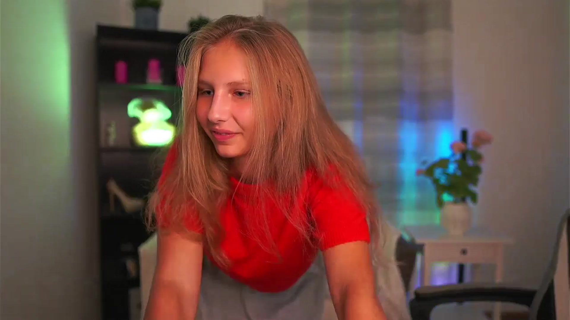 Gallery image thumbnail from Emmie_murray's myfreecams stream on, 10/02/2025, 17:43 image 19 of 20