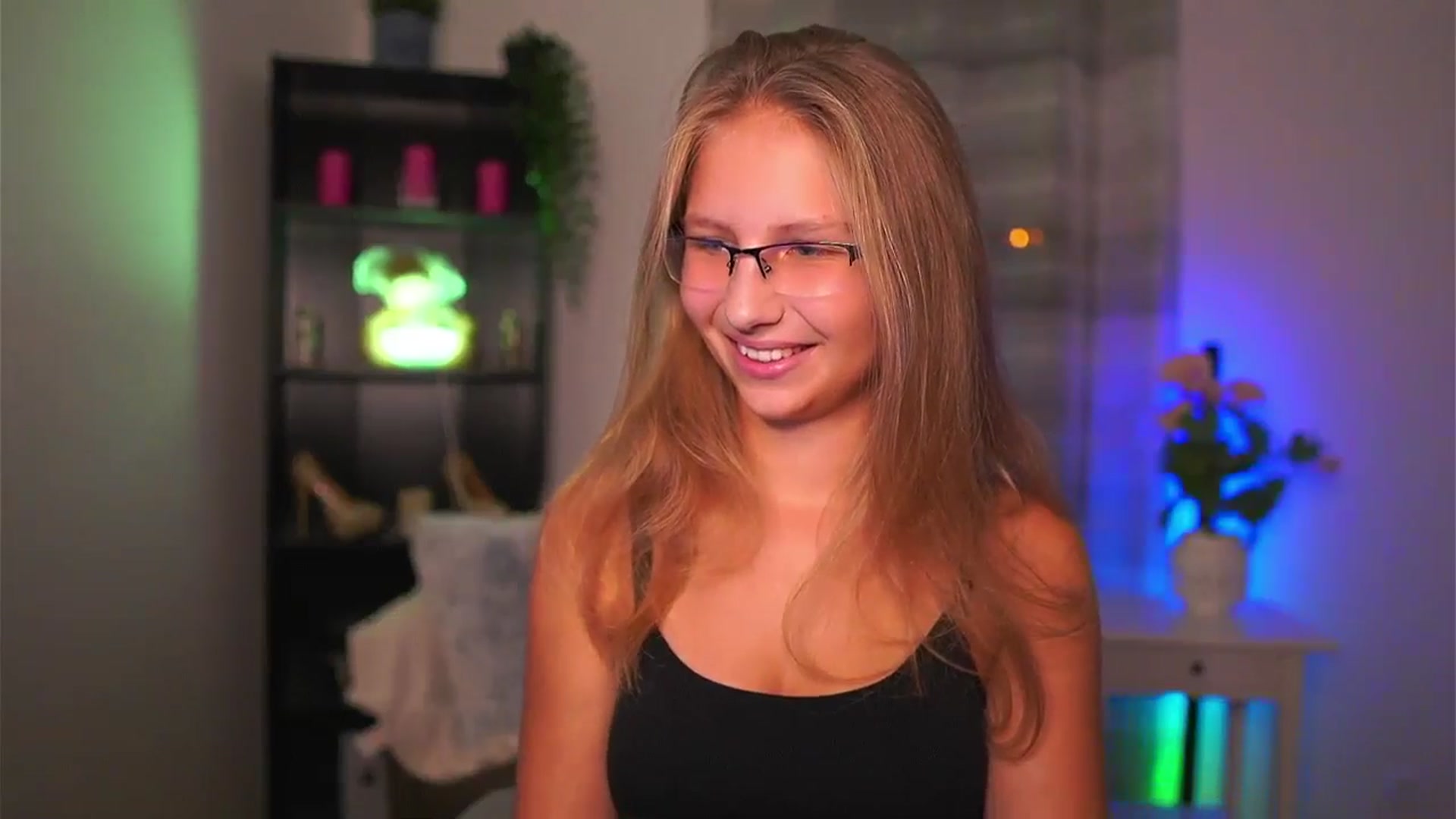 Gallery image thumbnail from Emmie_murray's myfreecams stream on, 10/03/2025, 18:57 image 4 of 20