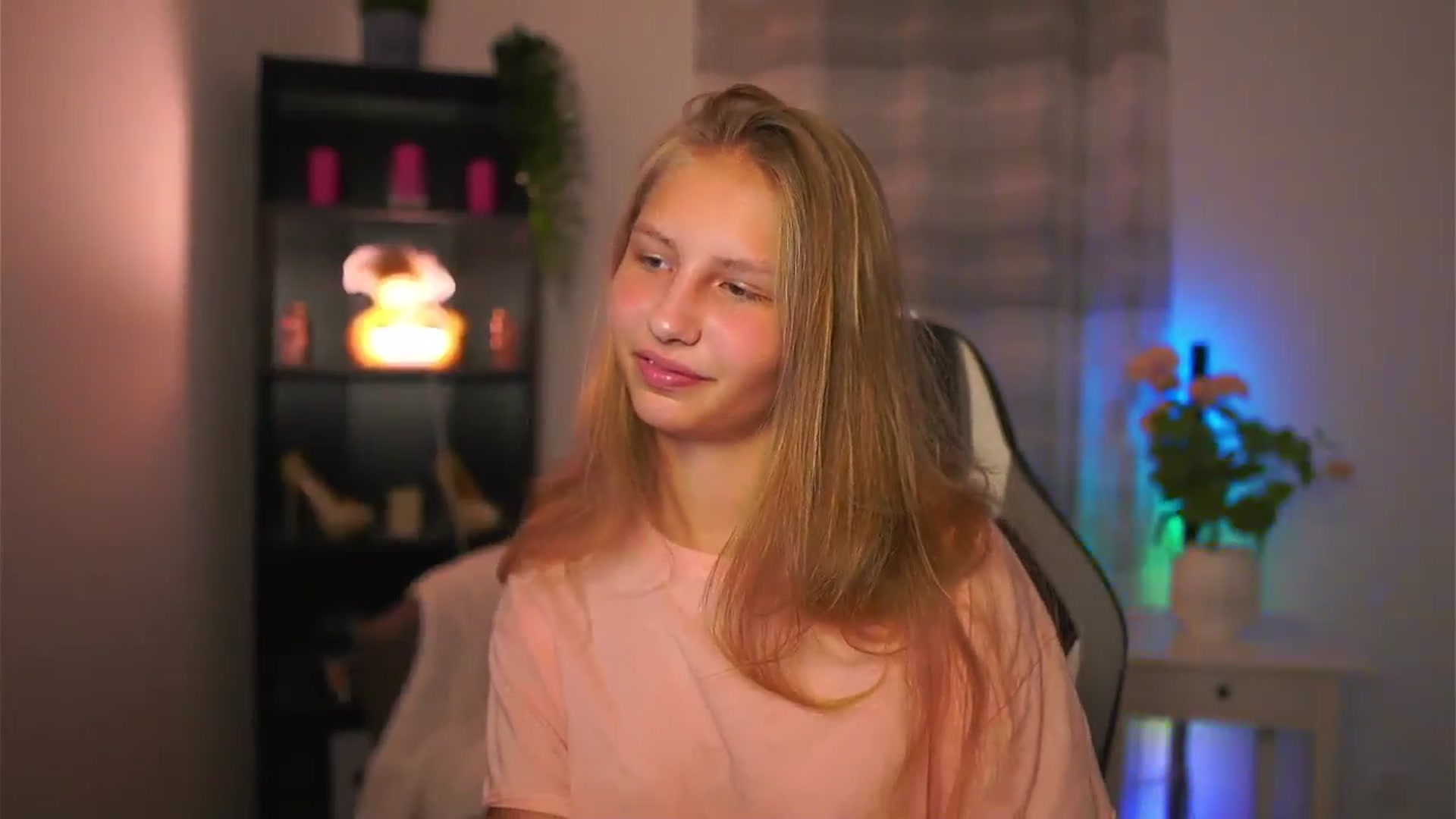 Gallery image thumbnail from Emmie_murray's myfreecams stream on, 10/04/2025, 20:56 image 14 of 20