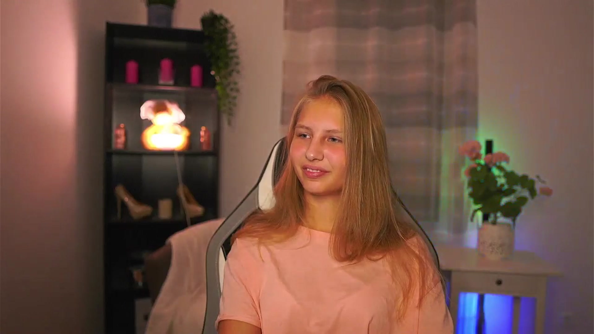 Gallery image thumbnail from Emmie_murray's myfreecams stream on, 10/04/2025, 20:56 image 13 of 20