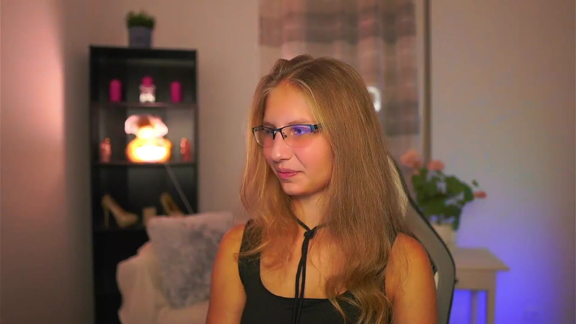 Gallery image thumbnail from Emmie_murray's myfreecams stream on, 10/10/2025, 18:25 image 19 of 20