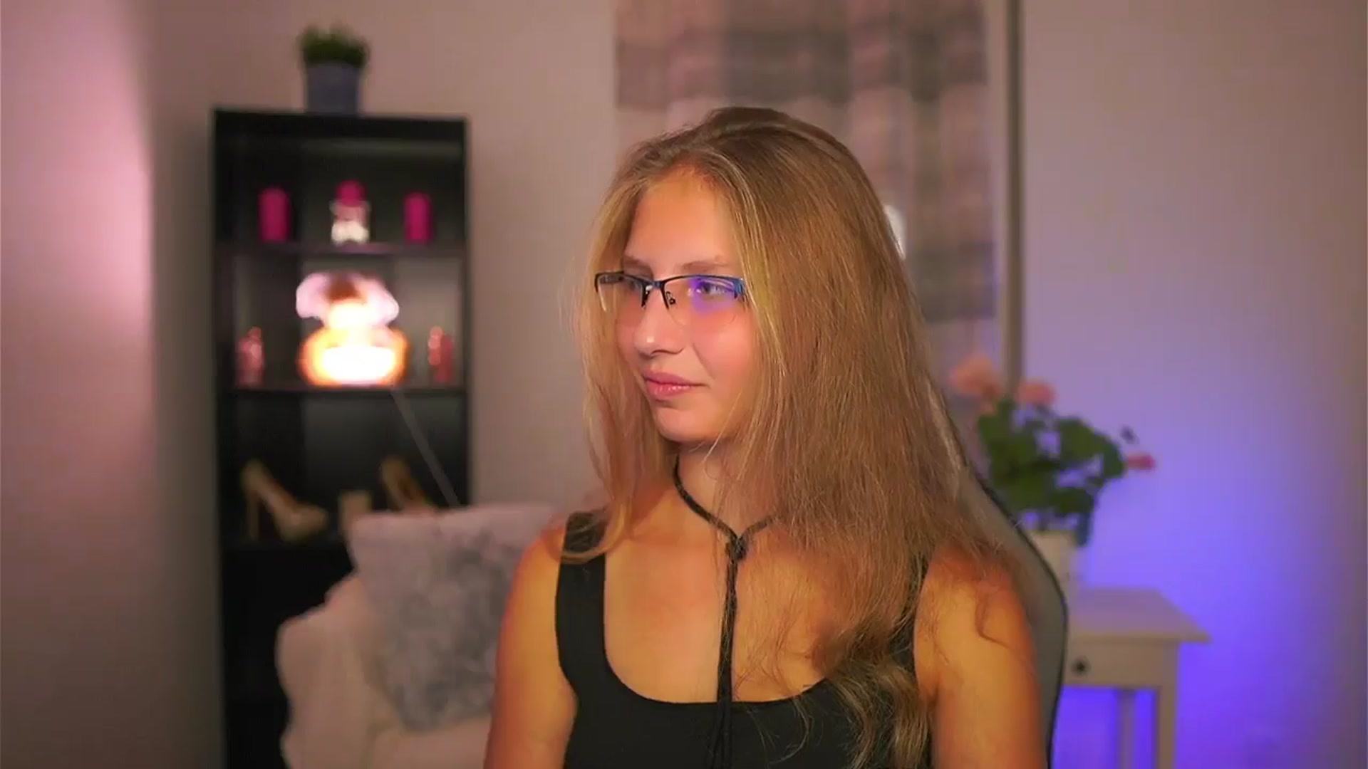 Gallery image thumbnail from Emmie_murray's myfreecams stream on, 10/10/2025, 18:25 image 5 of 20