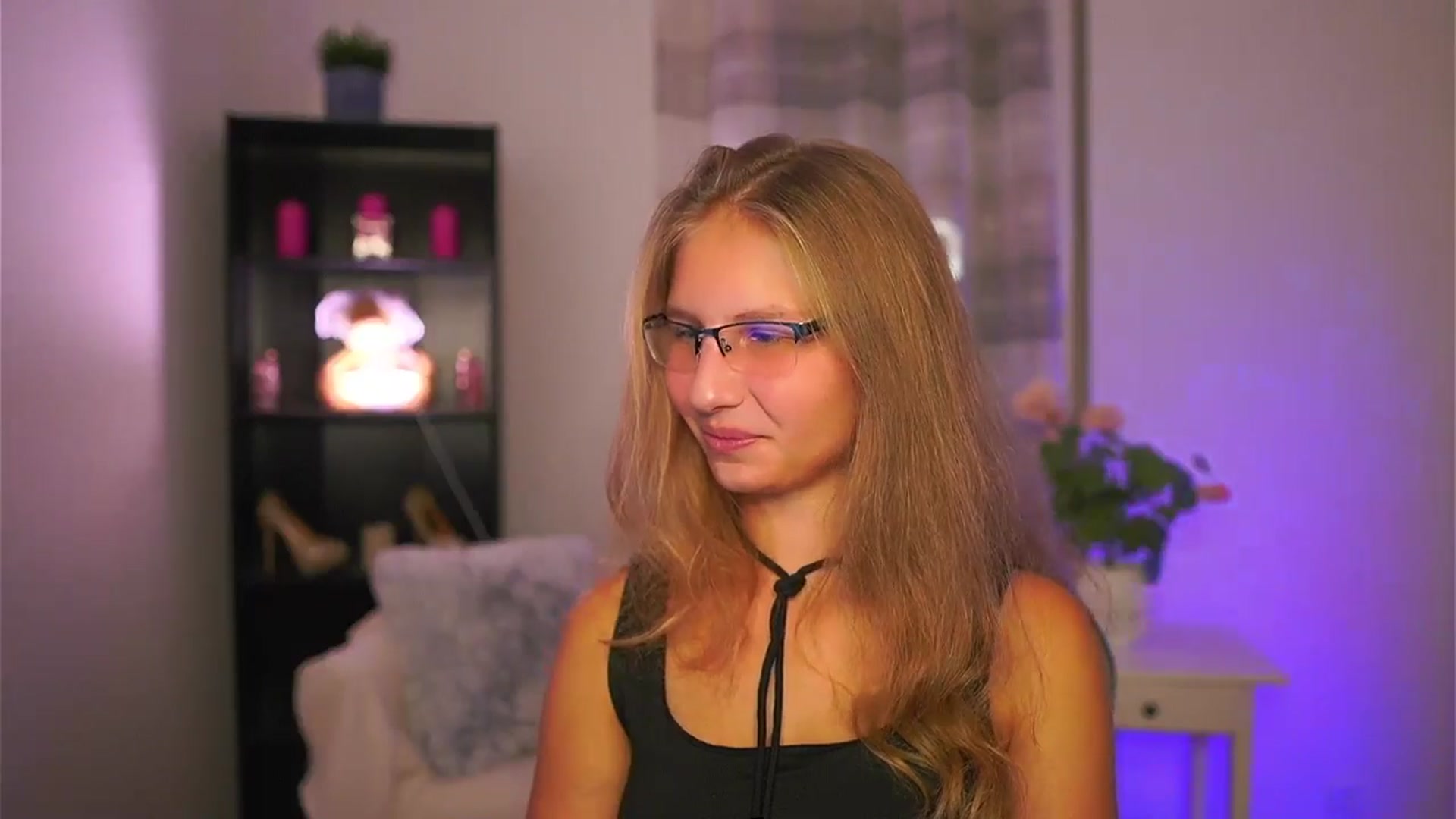 Gallery image thumbnail from Emmie_murray's myfreecams stream on, 10/10/2025, 18:25 image 18 of 20