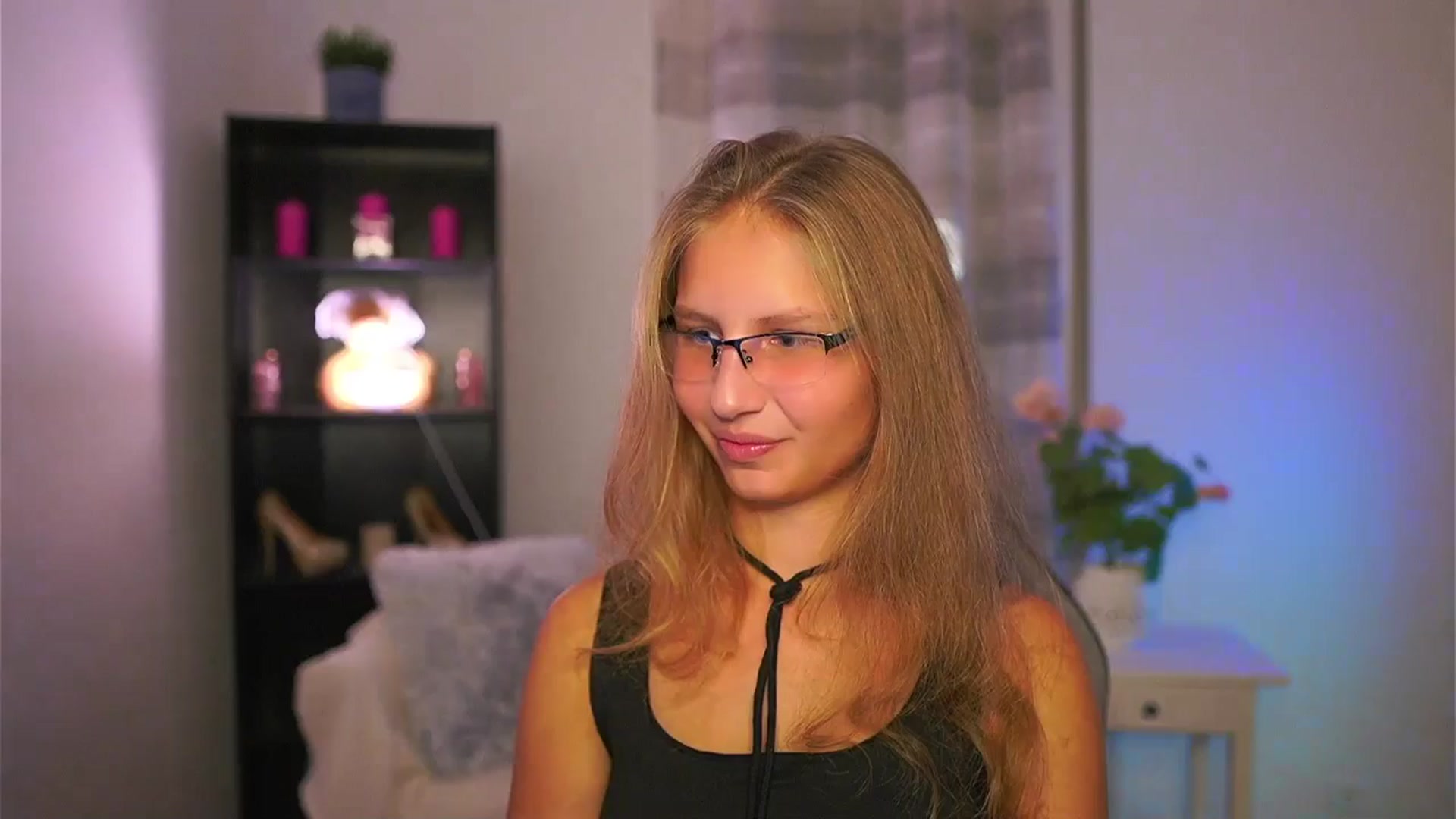Gallery image thumbnail from Emmie_murray's myfreecams stream on, 10/10/2025, 18:25 image 14 of 20