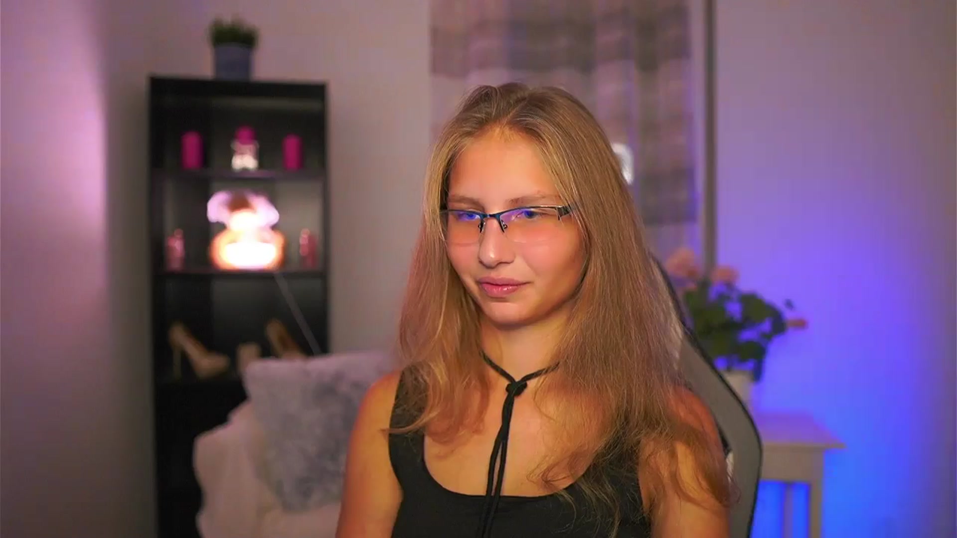 Gallery image thumbnail from Emmie_murray's myfreecams stream on, 10/10/2025, 18:25 image 12 of 20
