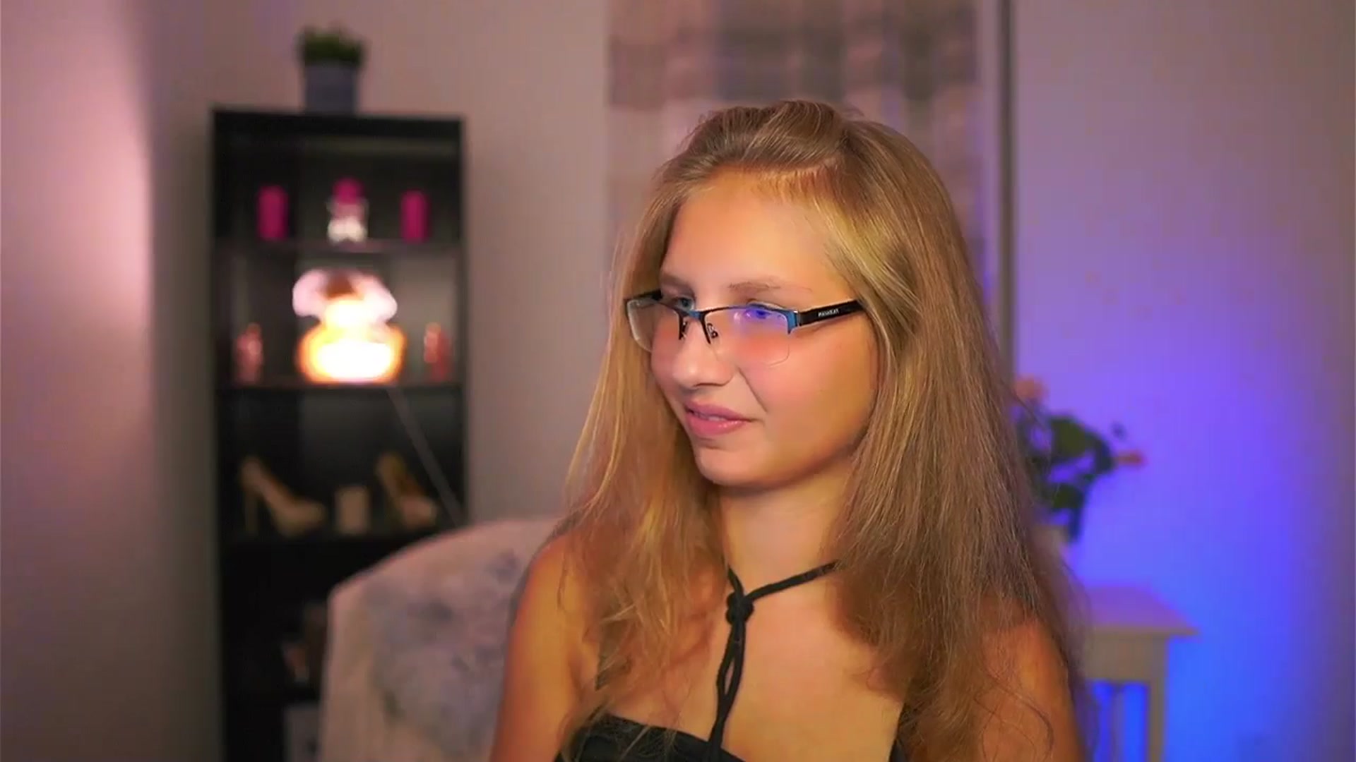 Gallery image thumbnail from Emmie_murray's myfreecams stream on, 10/10/2025, 20:44 image 16 of 20
