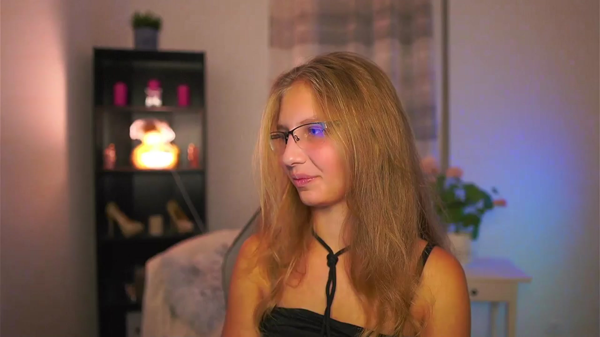 Gallery image thumbnail from Emmie_murray's myfreecams stream on, 10/10/2025, 20:58 image 1 of 20