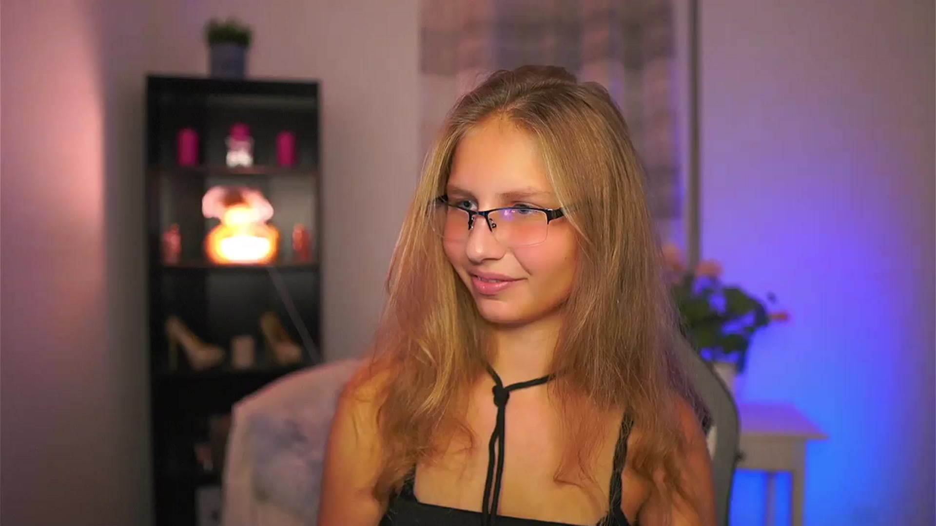 Gallery image thumbnail from Emmie_murray's myfreecams stream on, 10/10/2025, 22:45 image 7 of 20