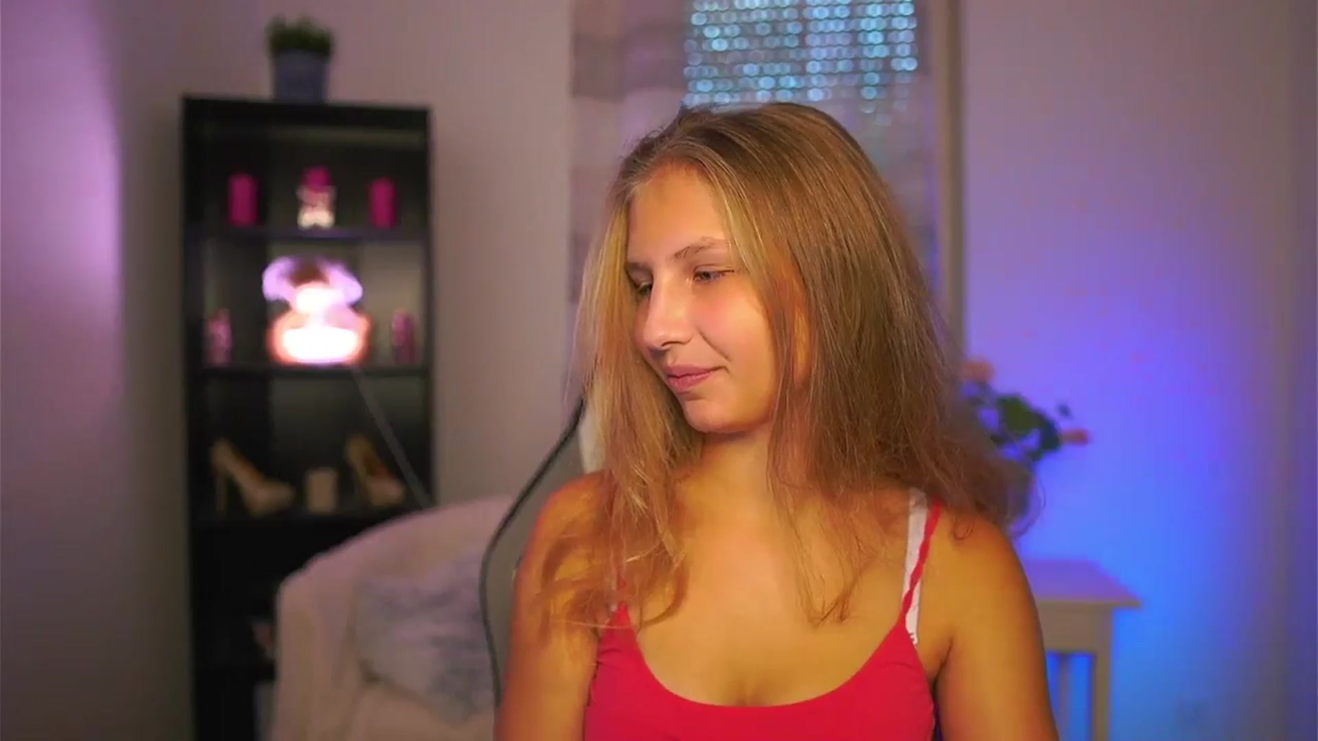 Gallery image thumbnail from Emmie_murray's myfreecams stream on, 10/11/2025, 15:22 image 2 of 20