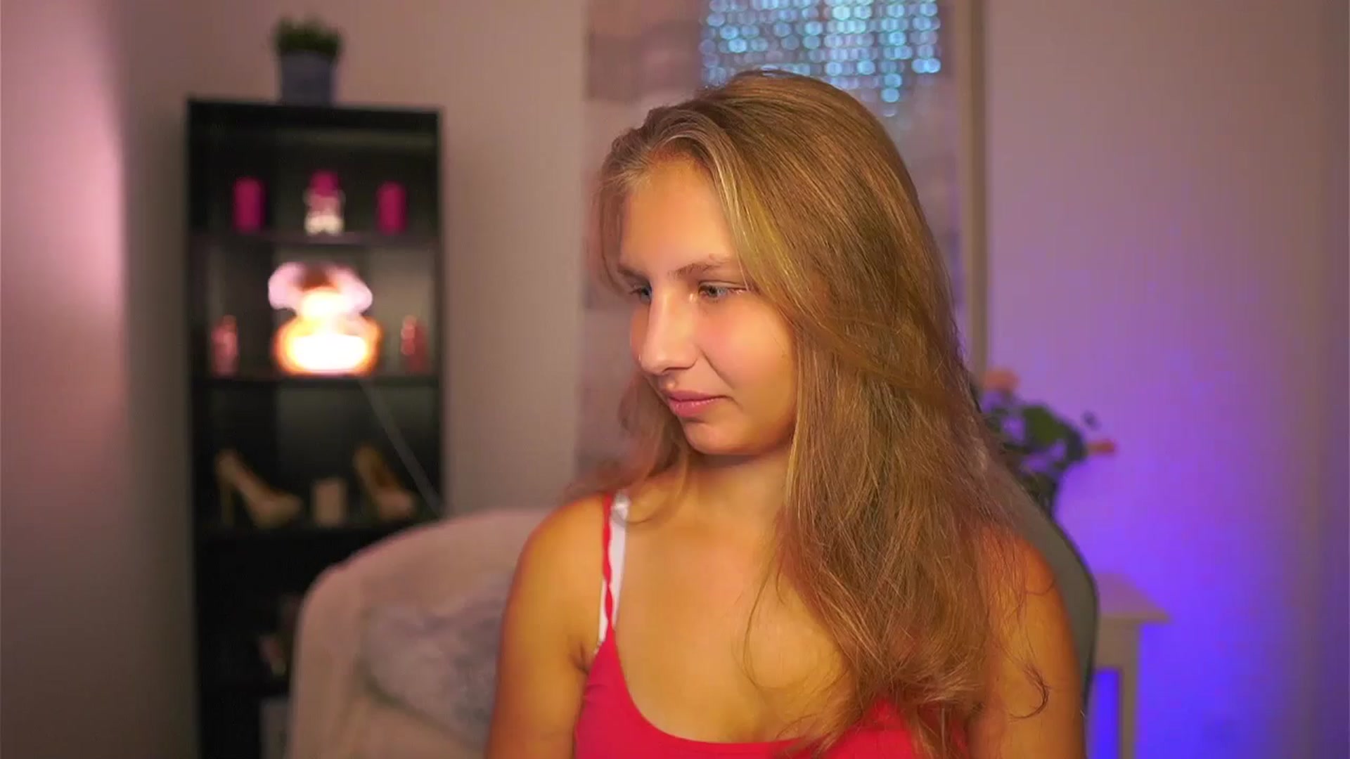 Gallery image thumbnail from Emmie_murray's myfreecams stream on, 10/11/2025, 15:22 image 5 of 20