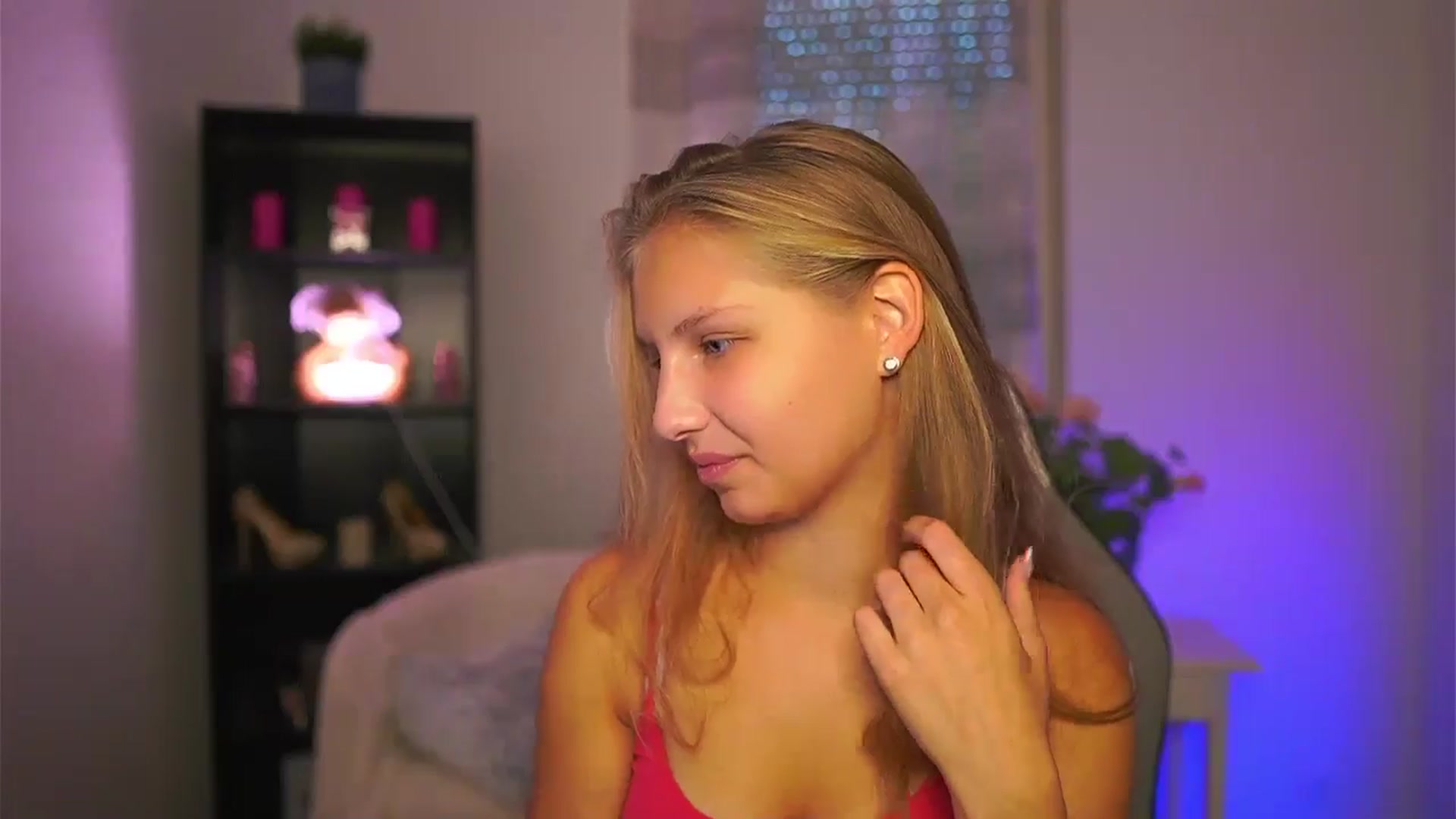 Gallery image thumbnail from Emmie_murray's myfreecams stream on, 10/11/2025, 15:22 image 13 of 20