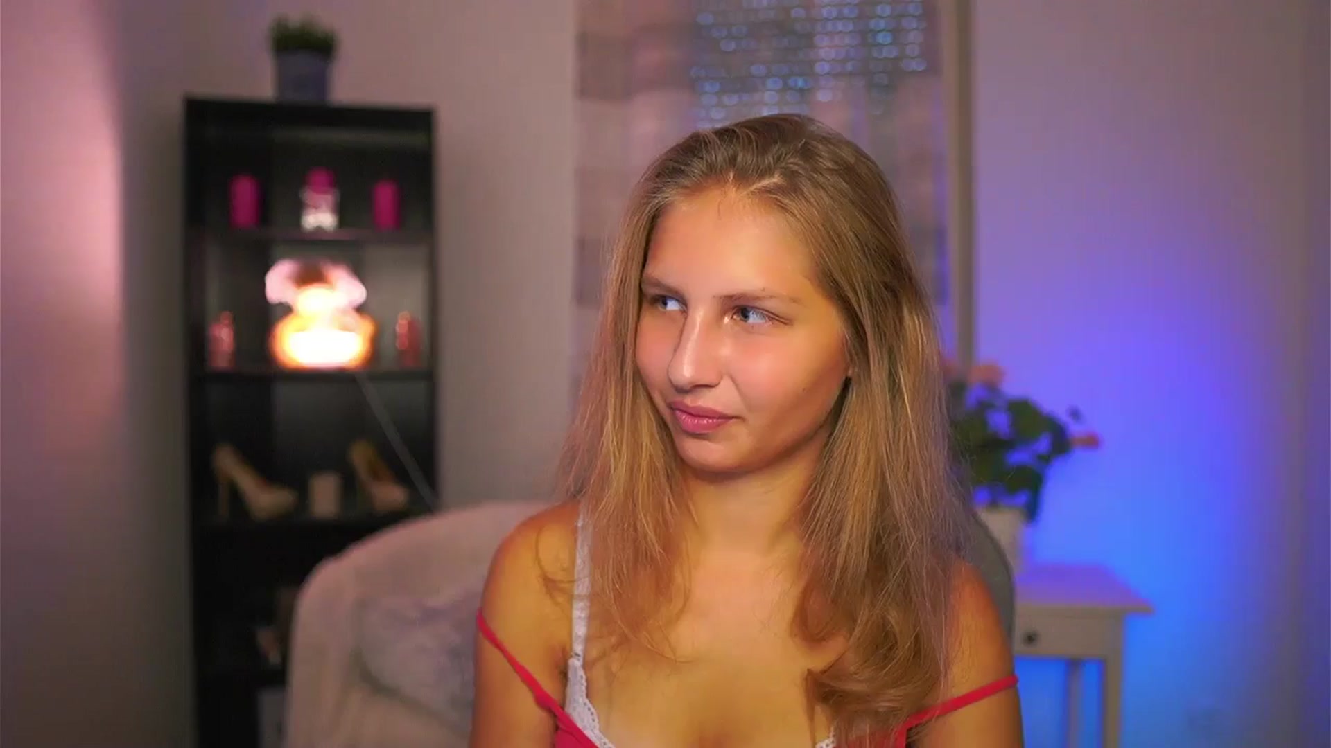 Gallery image thumbnail from Emmie_murray's myfreecams stream on, 10/11/2025, 16:12 image 8 of 20