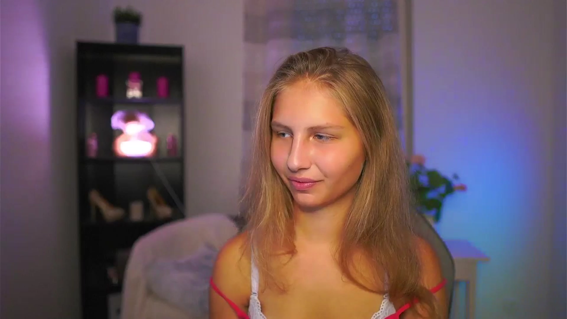 Gallery image thumbnail from Emmie_murray's myfreecams stream on, 10/11/2025, 16:12 image 13 of 20