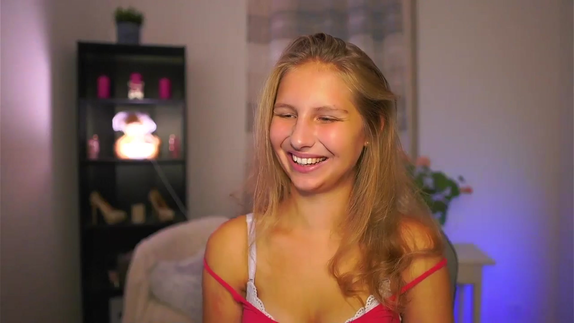 Gallery image thumbnail from Emmie_murray's myfreecams stream on, 10/11/2025, 16:12 image 17 of 20