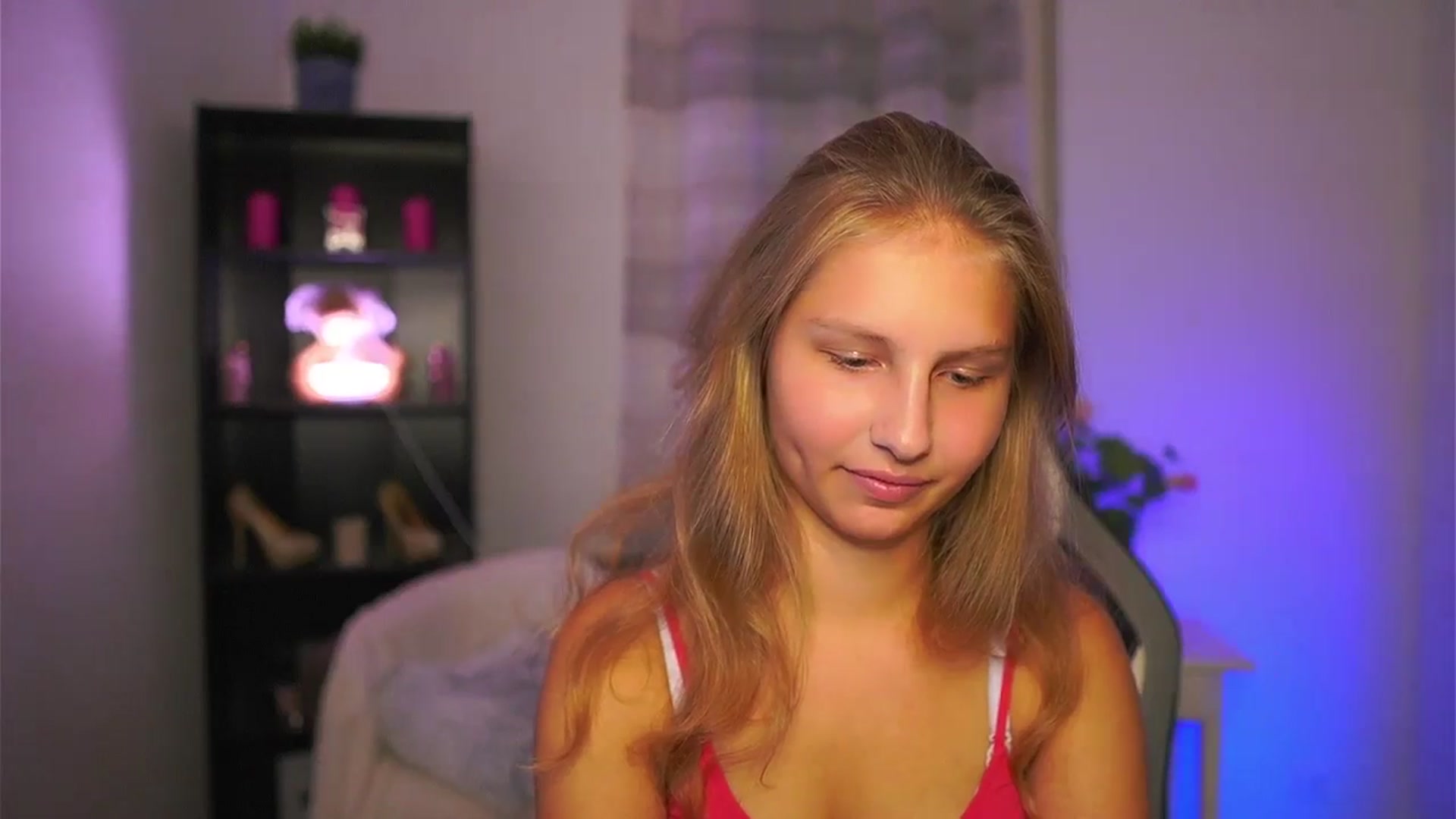 Gallery image thumbnail from Emmie_murray's myfreecams stream on, 10/11/2025, 17:02 image 4 of 20