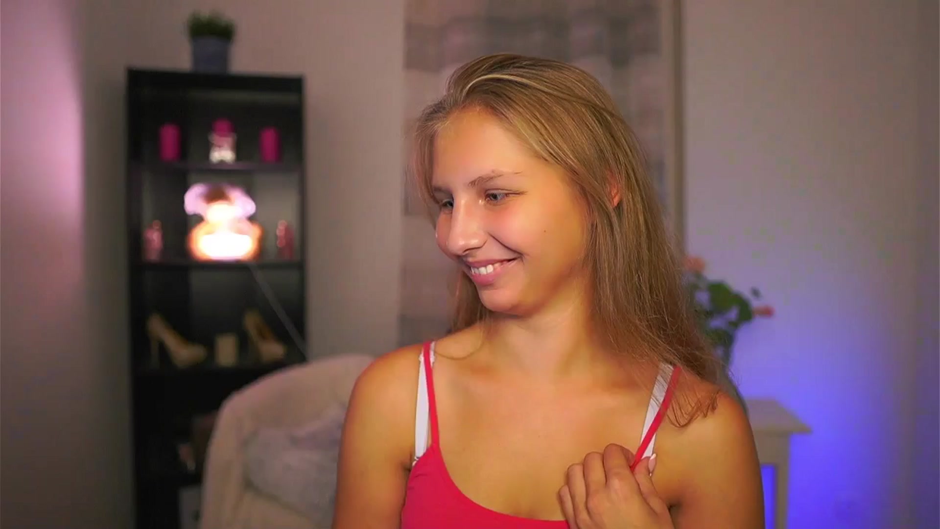 Gallery image thumbnail from Emmie_murray's myfreecams stream on, 10/11/2025, 17:02 image 1 of 20