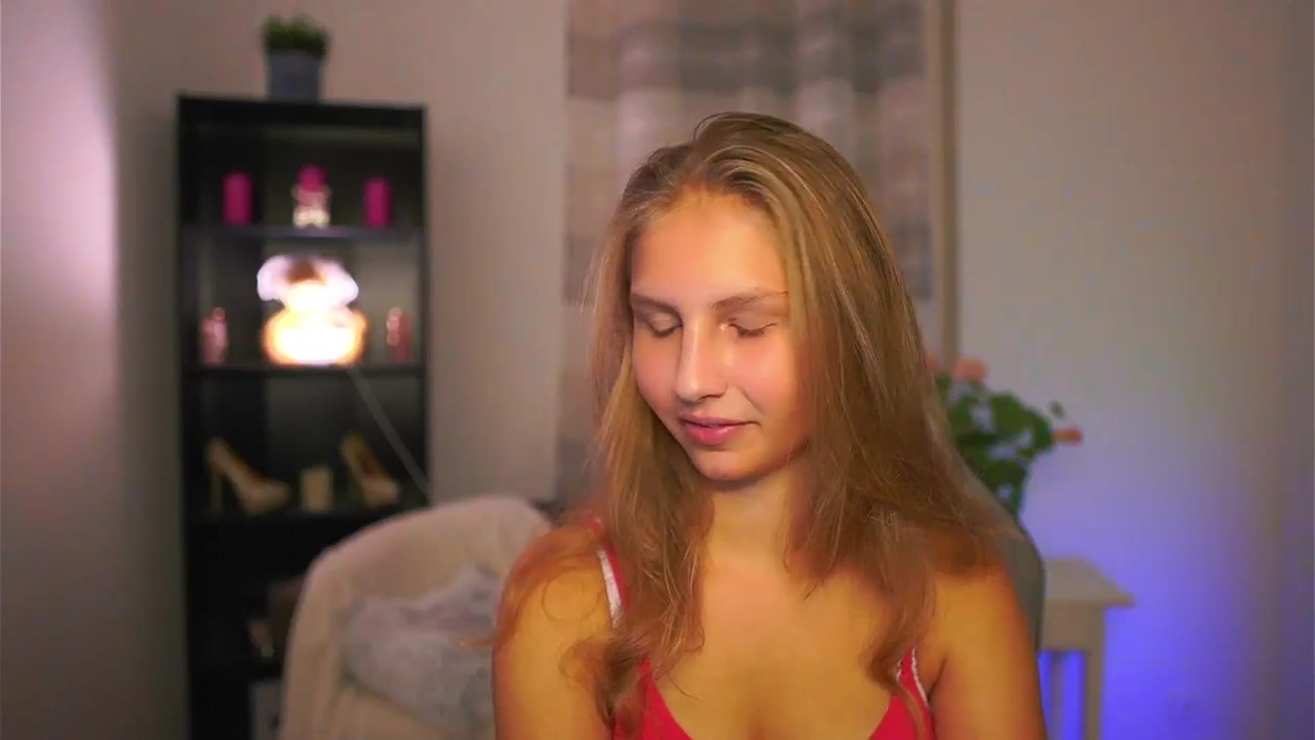Gallery image thumbnail from Emmie_murray's myfreecams stream on, 10/11/2025, 17:02 image 5 of 20