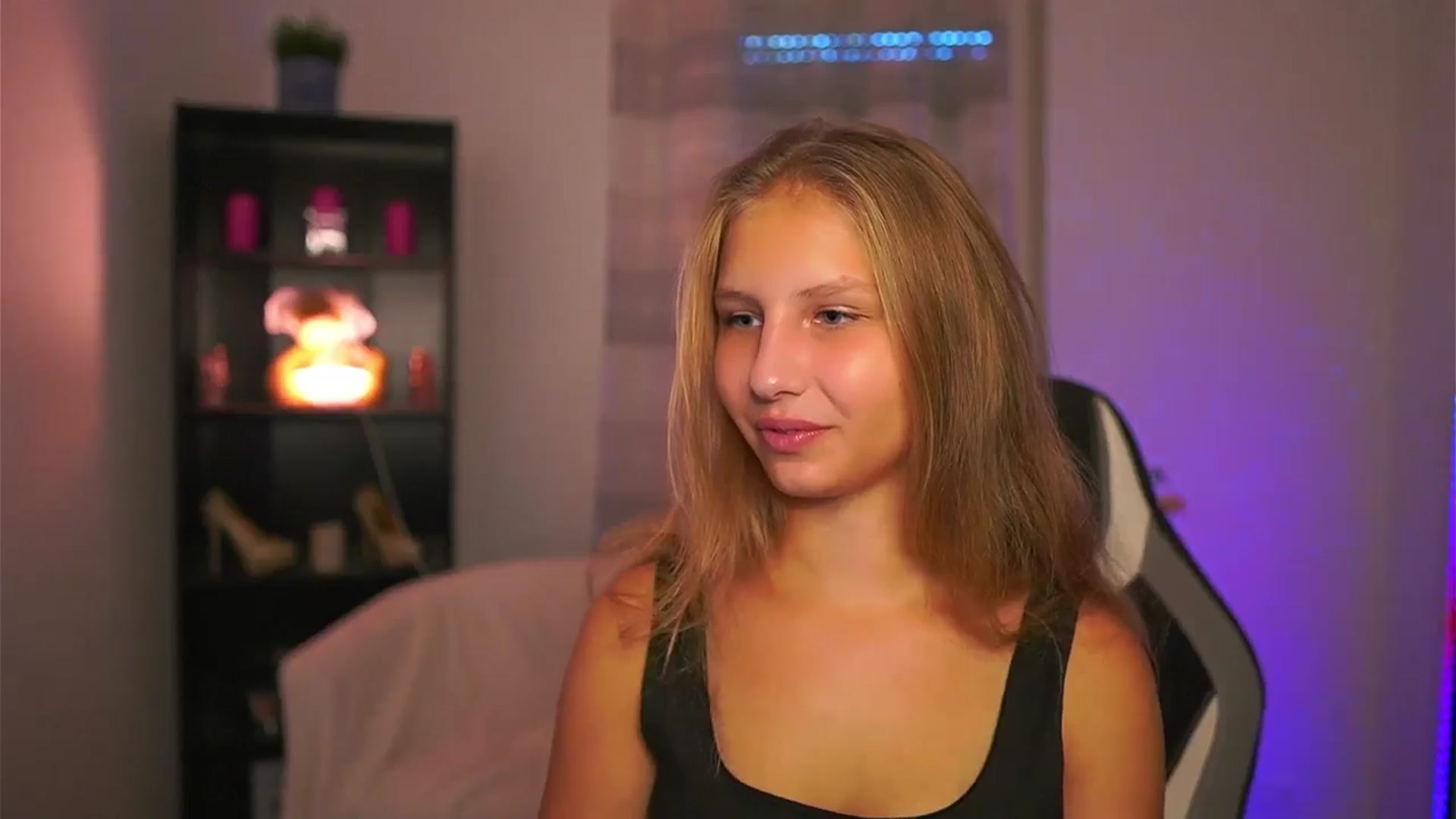 Gallery image thumbnail from Emmie_murray's myfreecams stream on, 10/12/2025, 13:43 image 20 of 20