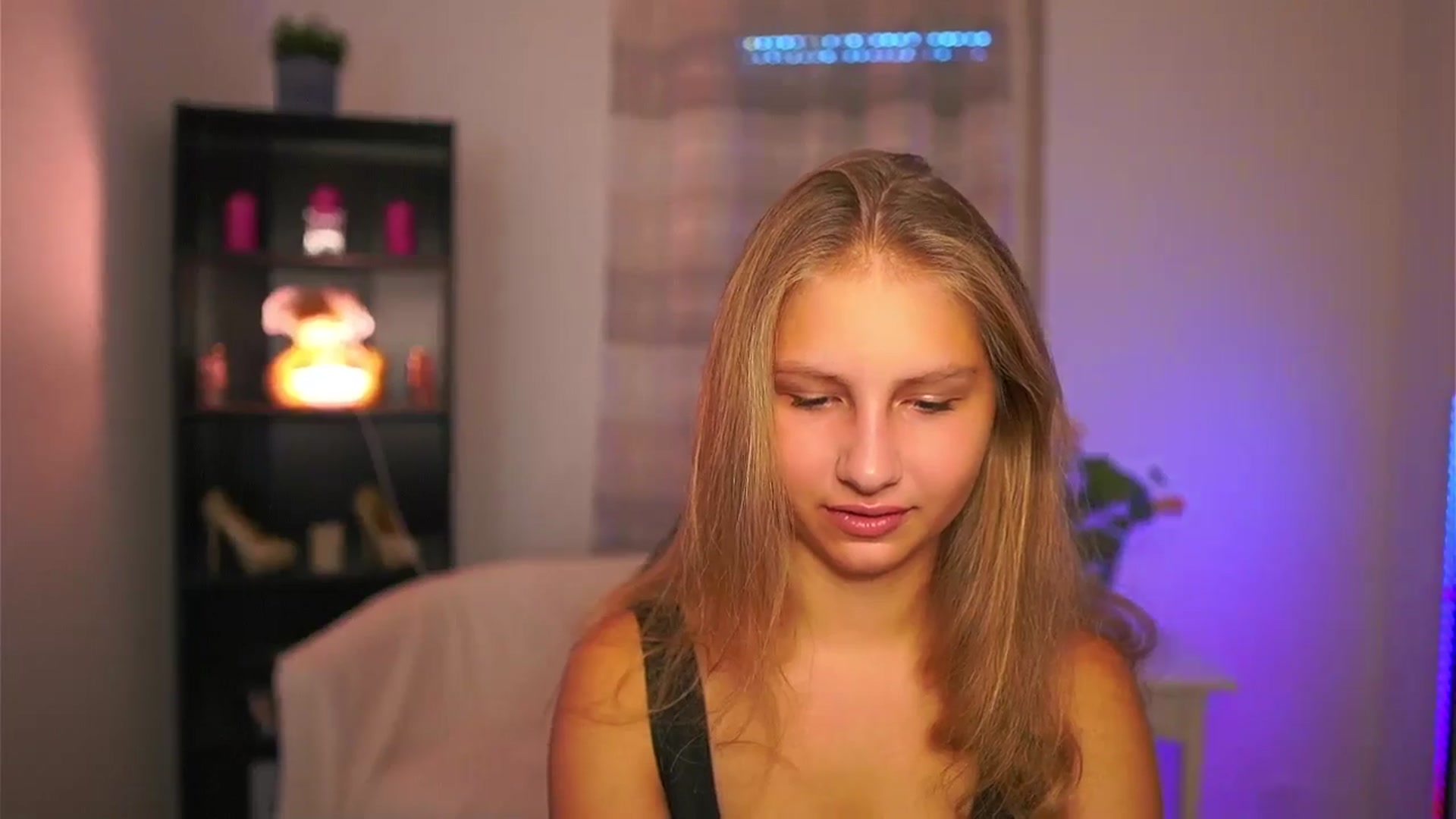 Gallery image thumbnail from Emmie_murray's myfreecams stream on, 10/12/2025, 13:43 image 12 of 20
