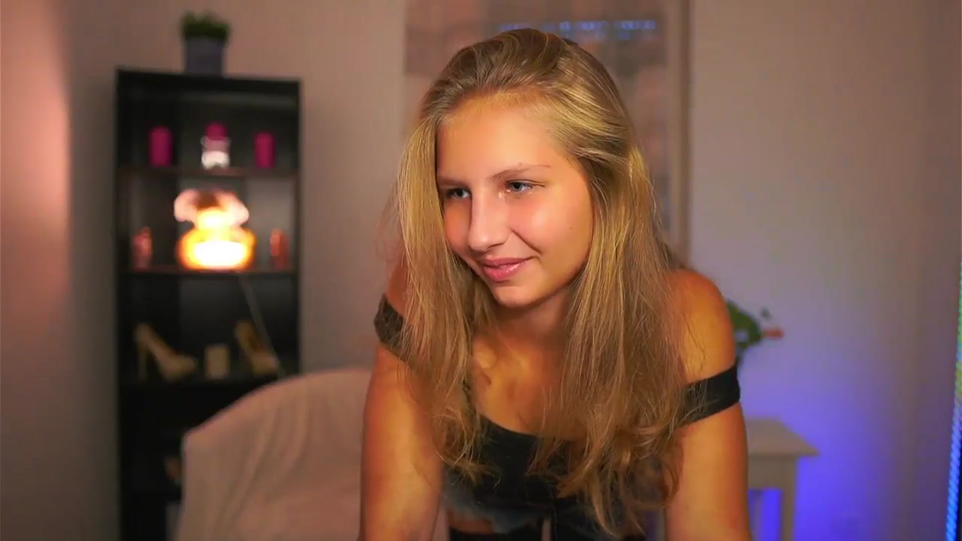 Gallery image thumbnail from Emmie_murray's myfreecams stream on, 10/12/2025, 15:58 image 18 of 20