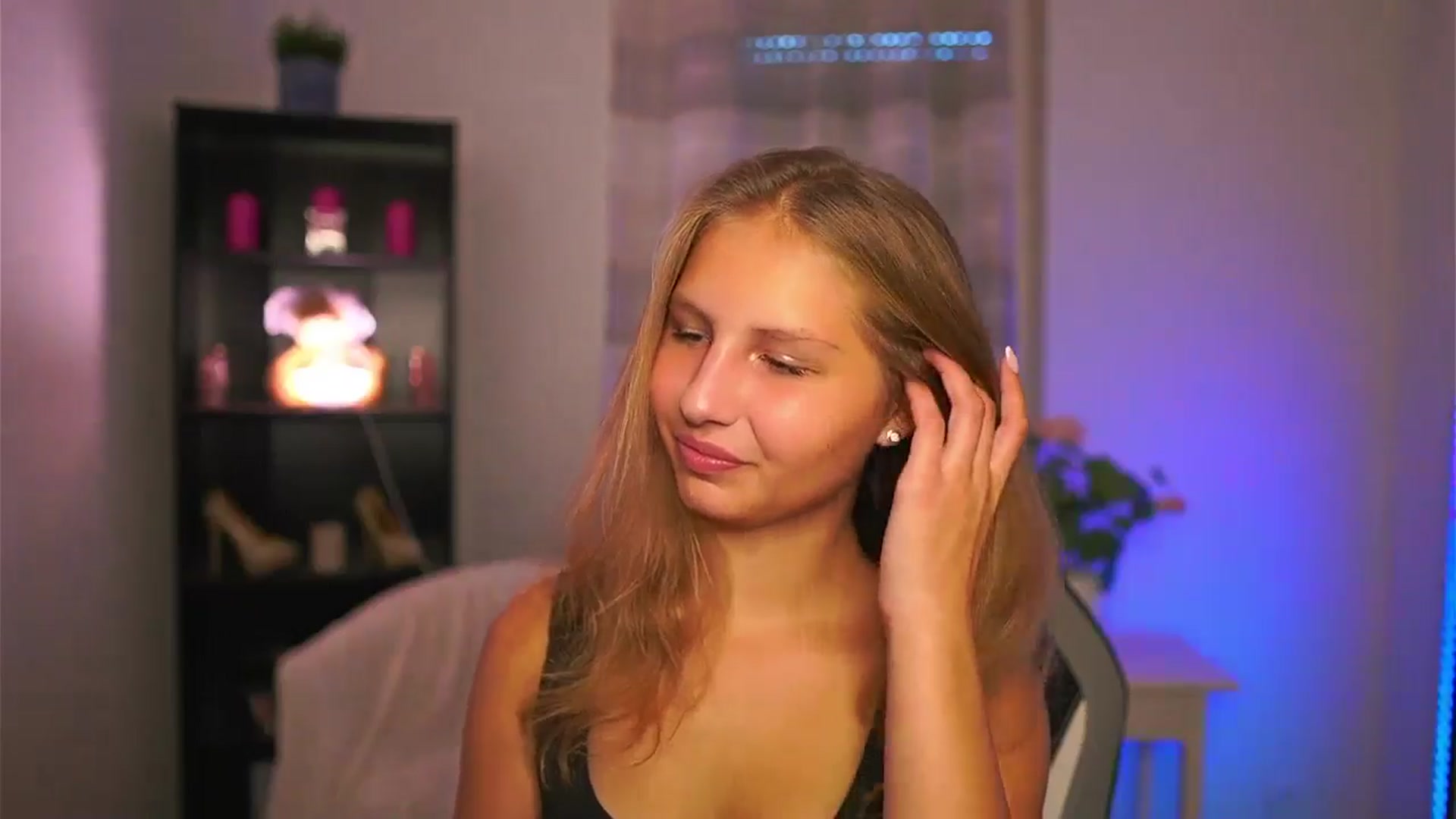 Gallery image thumbnail from Emmie_murray's myfreecams stream on, 10/12/2025, 15:58 image 2 of 20