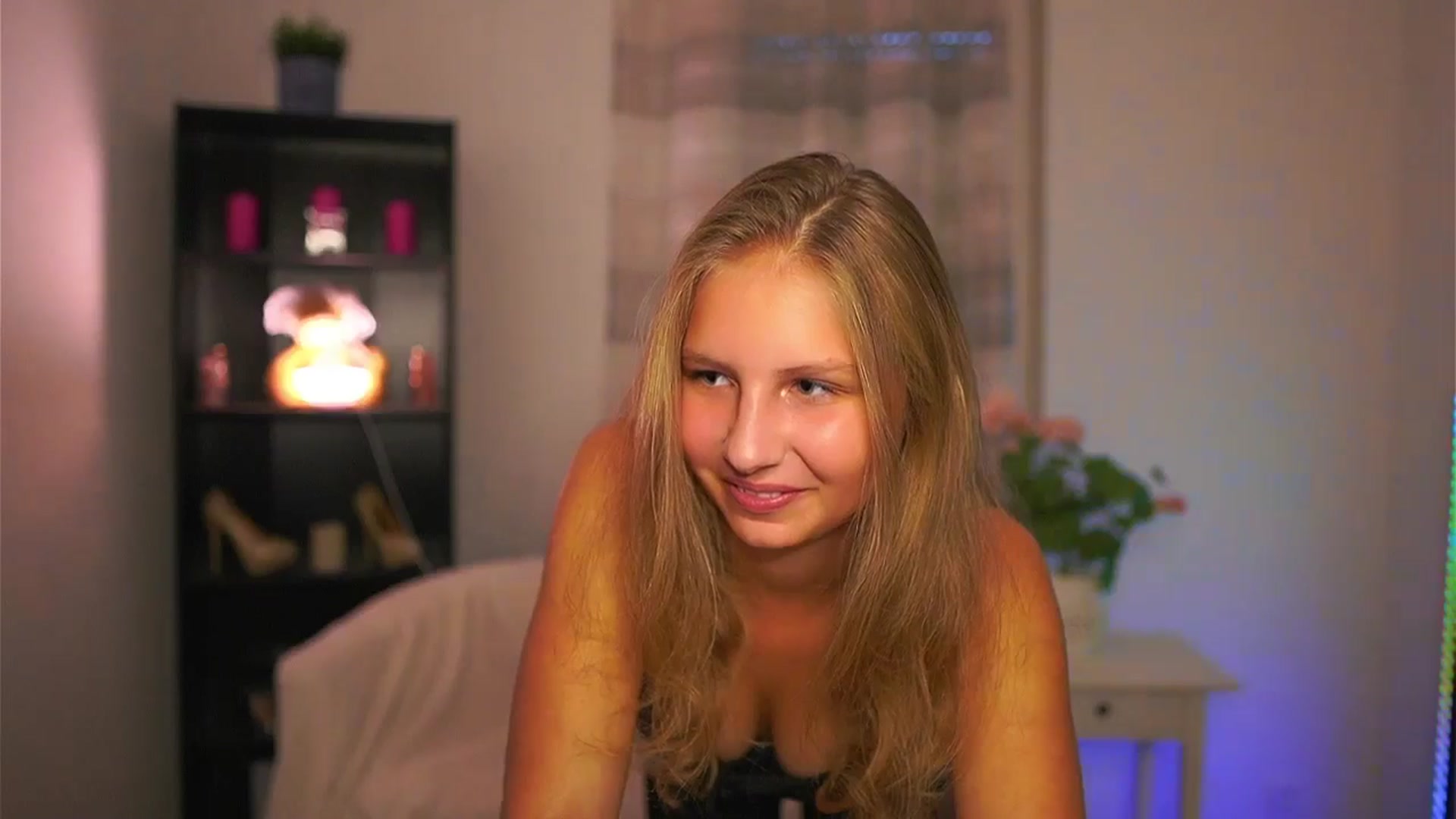 Gallery image thumbnail from Emmie_murray's myfreecams stream on, 10/12/2025, 15:58 image 19 of 20