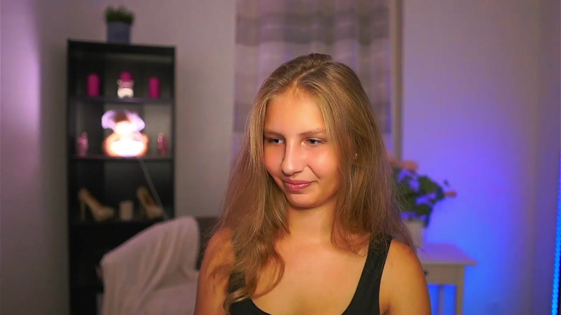 Gallery image thumbnail from Emmie_murray's myfreecams stream on, 10/12/2025, 17:48 image 14 of 20