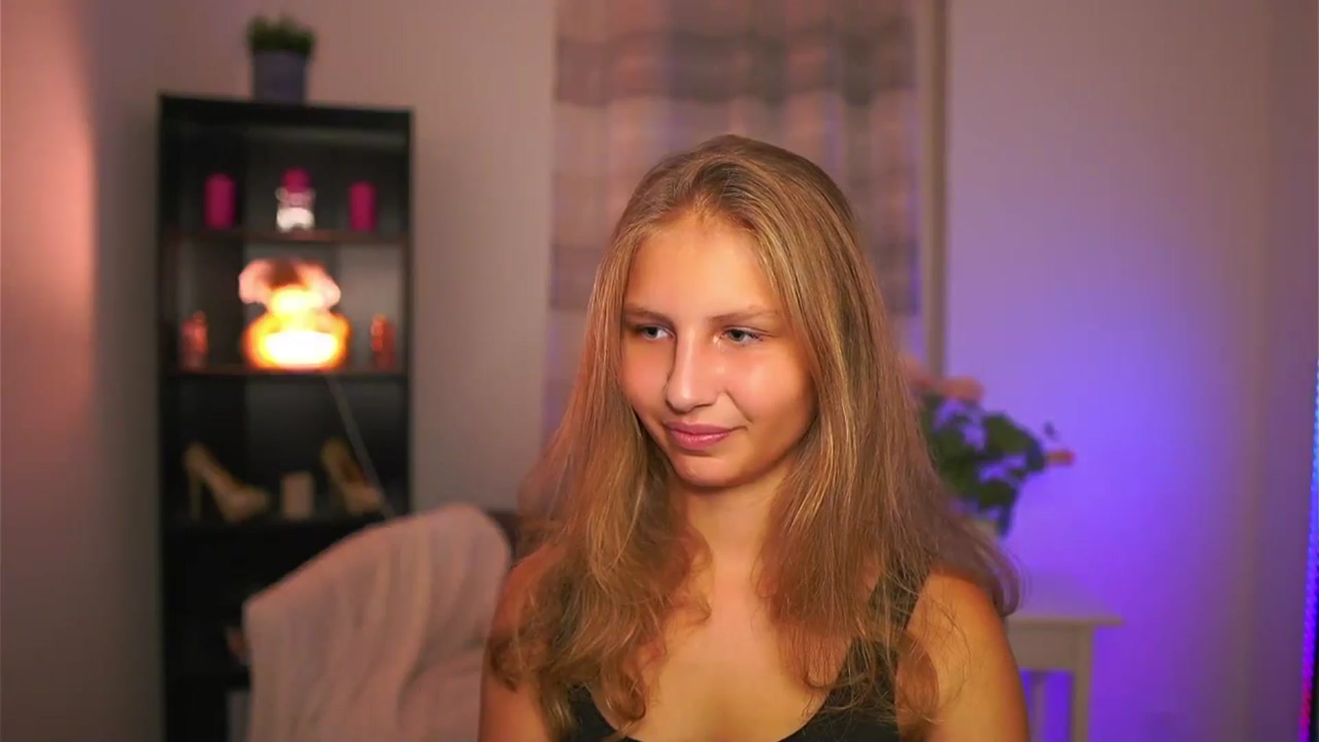 Gallery image thumbnail from Emmie_murray's myfreecams stream on, 10/12/2025, 17:48 image 7 of 20