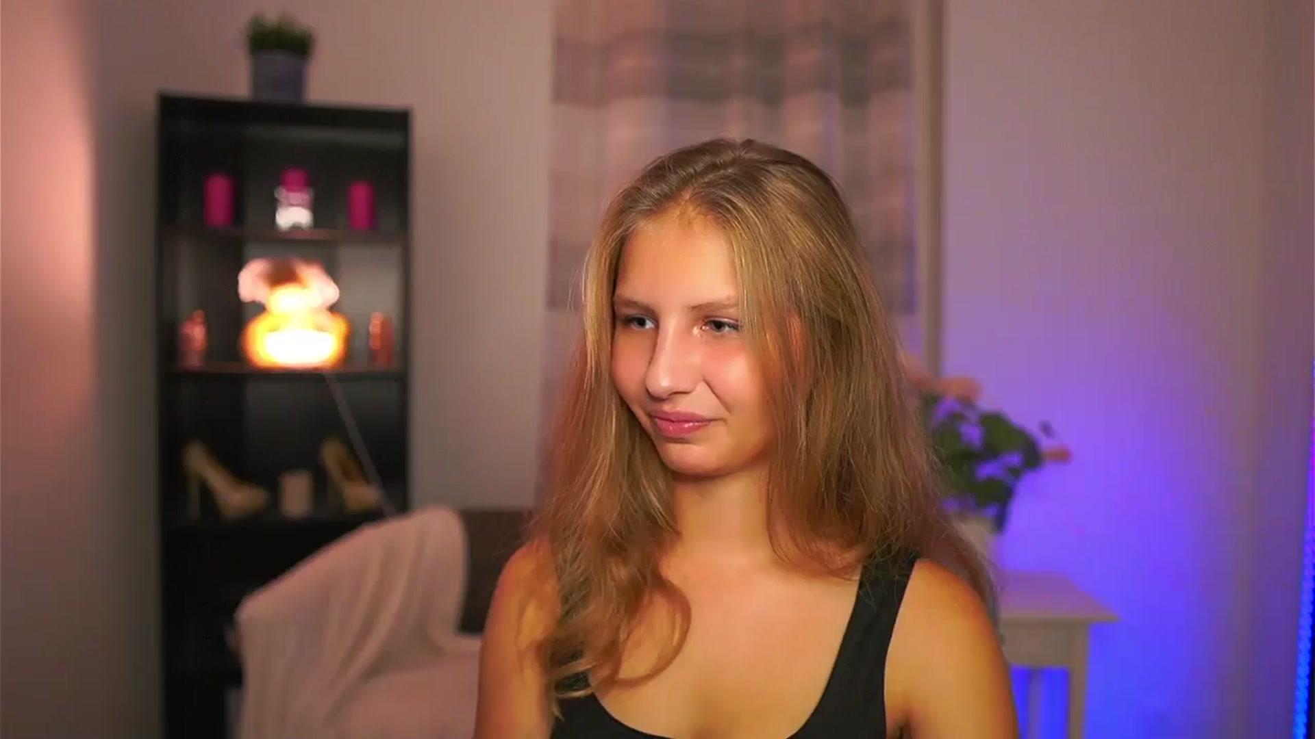 Gallery image thumbnail from Emmie_murray's myfreecams stream on, 10/12/2025, 17:48 image 15 of 20