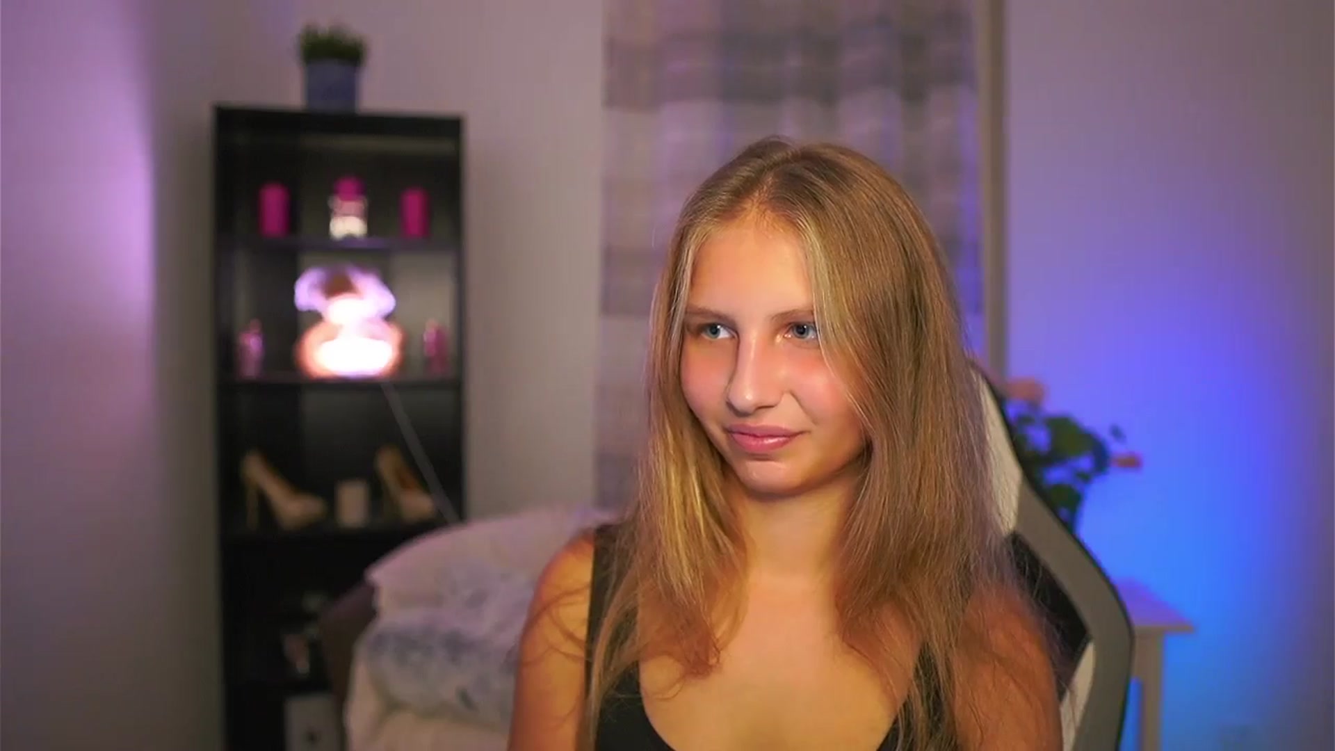 Gallery image thumbnail from Emmie_murray's myfreecams stream on, 10/15/2025, 15:59 image 20 of 20