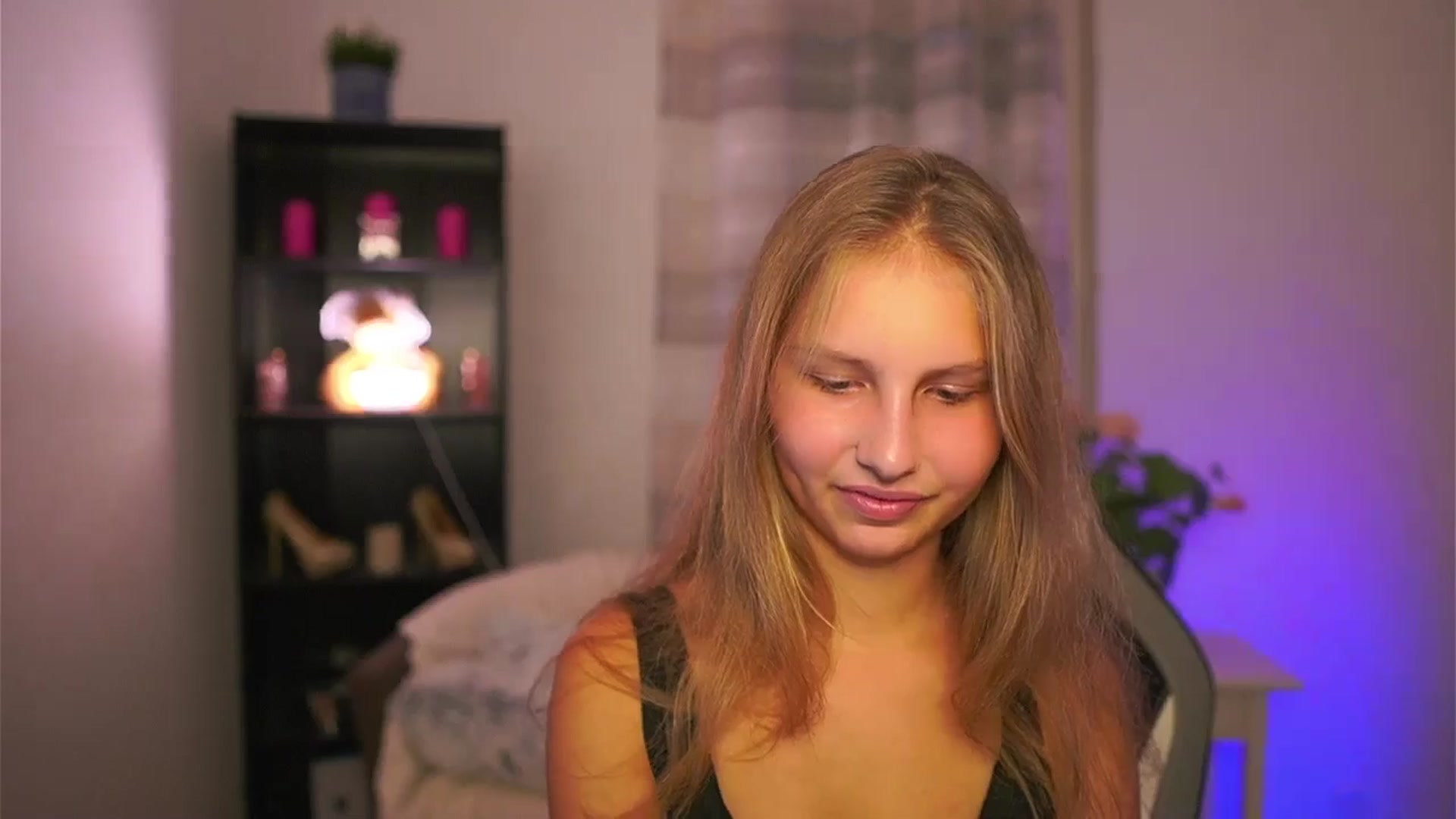 Gallery image thumbnail from Emmie_murray's myfreecams stream on, 10/15/2025, 15:59 image 19 of 20