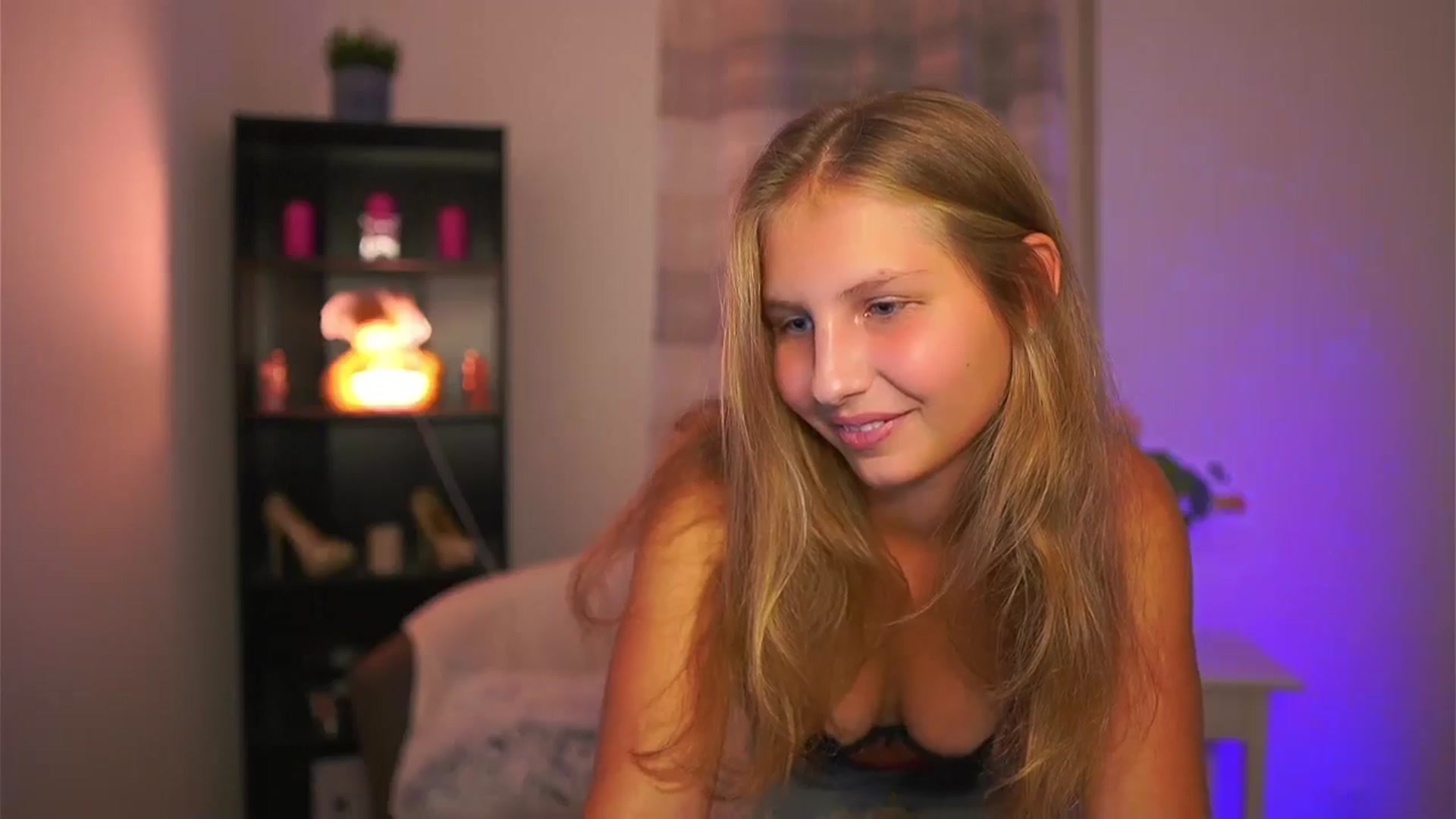 Gallery image thumbnail from Emmie_murray's myfreecams stream on, 10/15/2025, 16:44 image 20 of 20