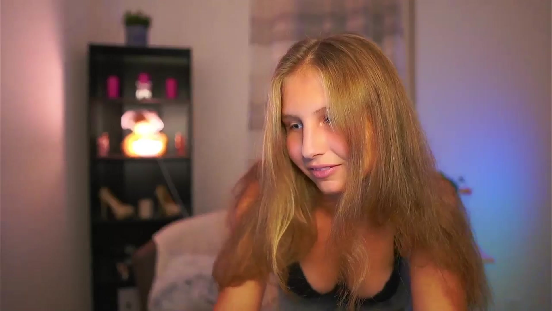 Gallery image thumbnail from Emmie_murray's myfreecams stream on, 10/15/2025, 16:44 image 19 of 20