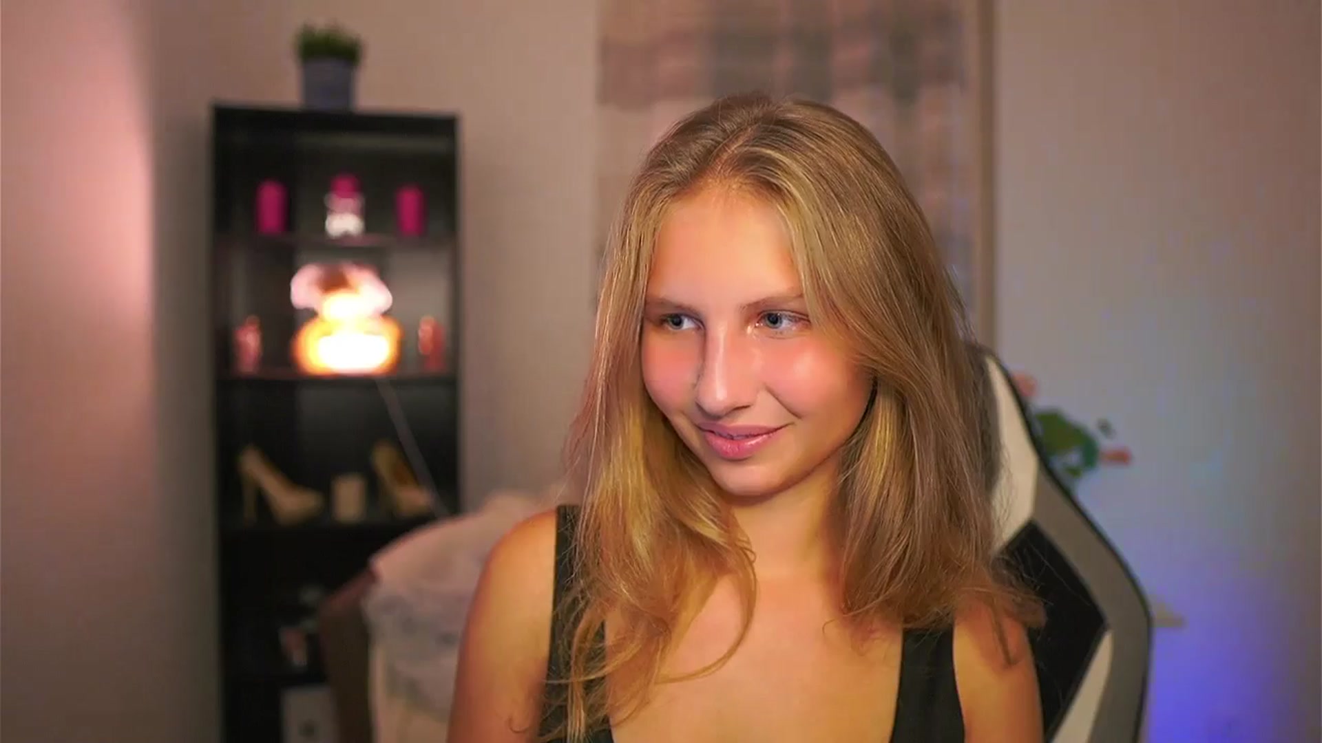Gallery image thumbnail from Emmie_murray's myfreecams stream on, 10/15/2025, 17:59 image 8 of 20