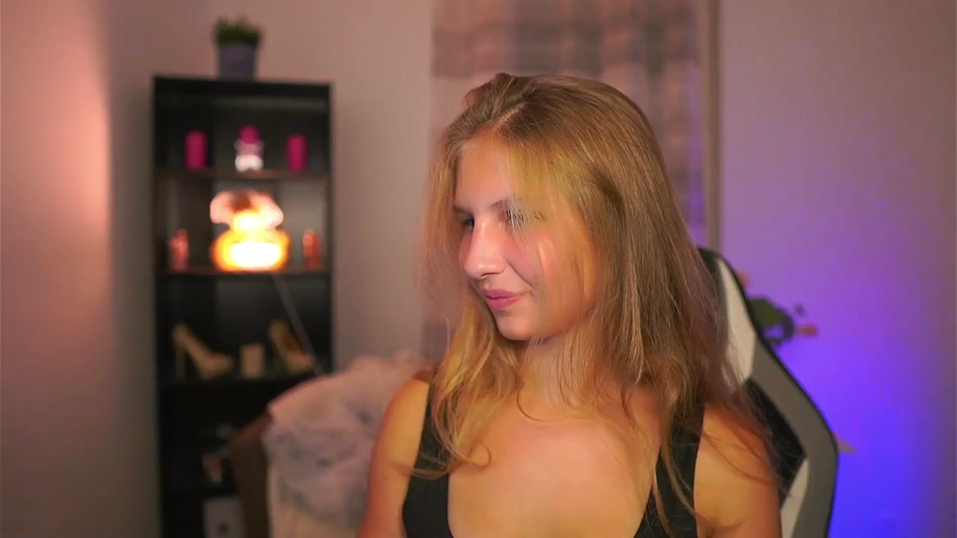 Gallery image thumbnail from Emmie_murray's myfreecams stream on, 10/15/2025, 17:59 image 1 of 20